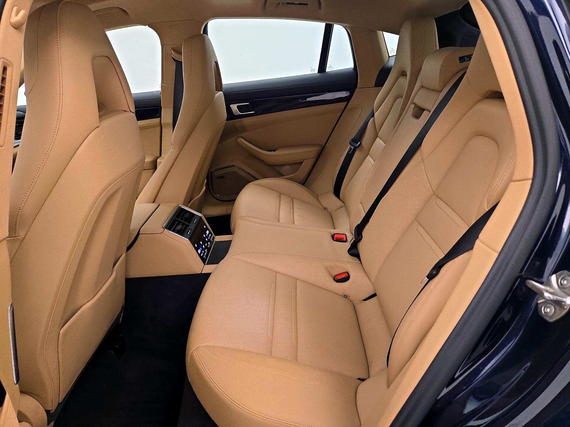 Thumbnail: 2022 Porsche Panamera - 18
