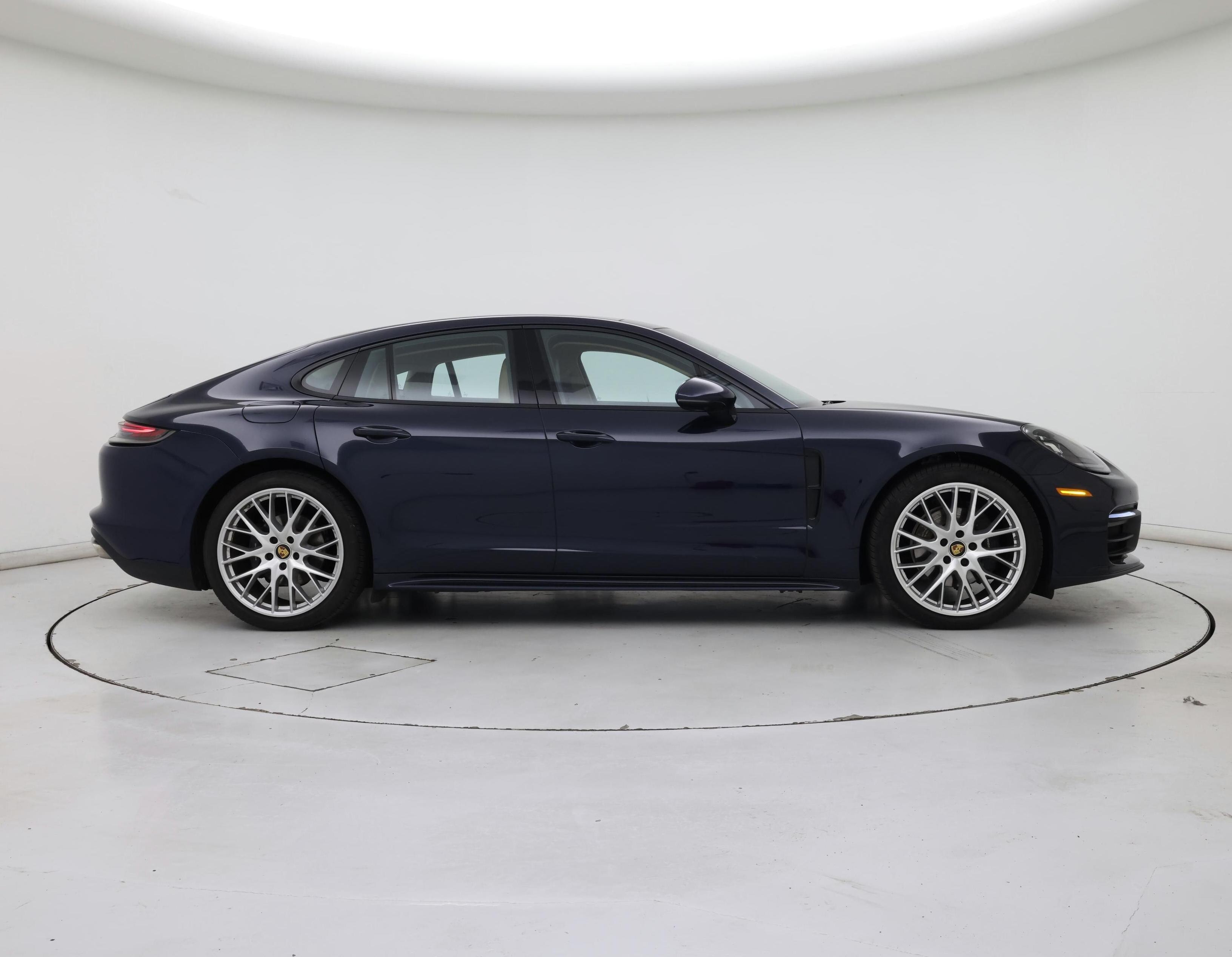 Thumbnail: 2022 Porsche Panamera - 7