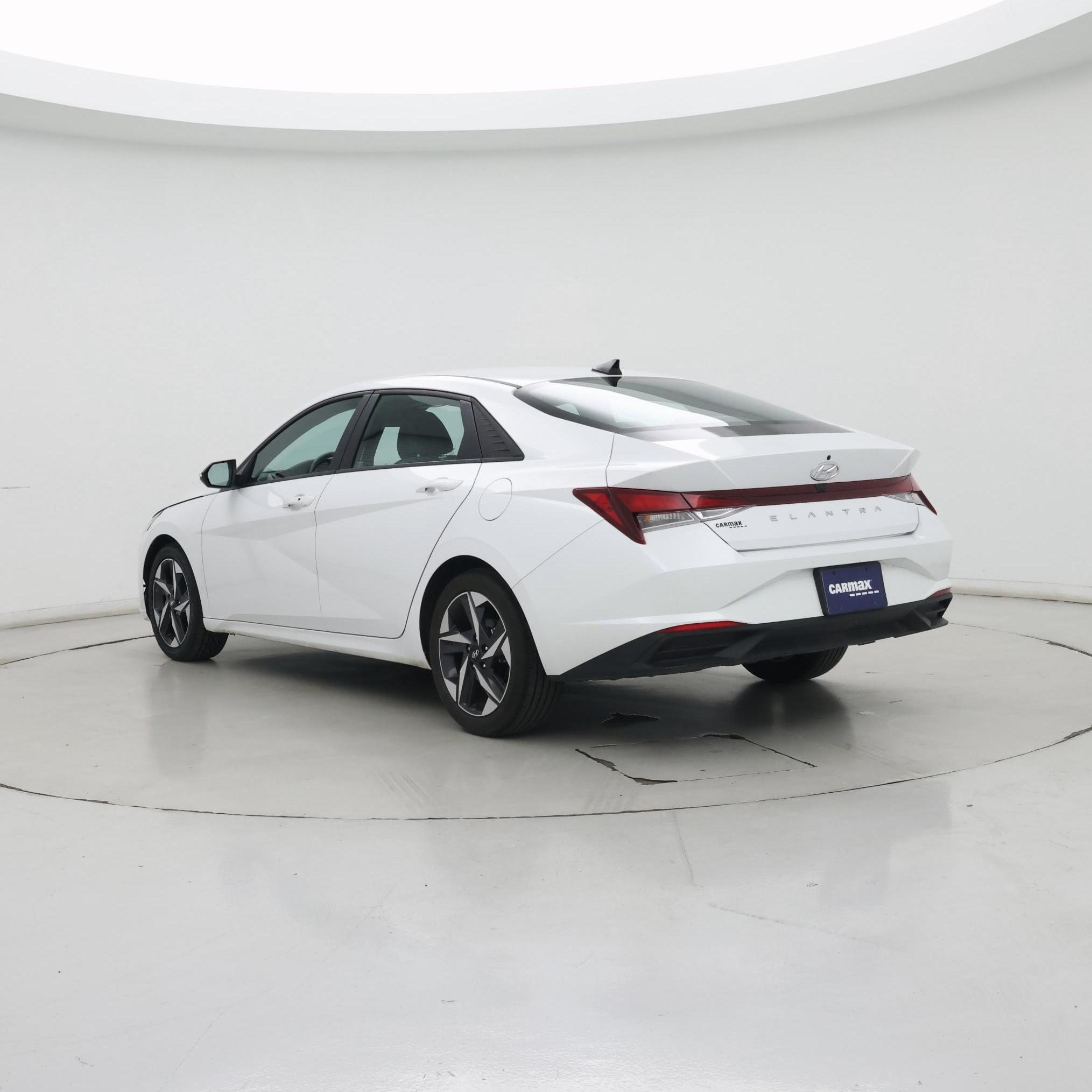 Thumbnail: 2023 Hyundai Elantra - 2
