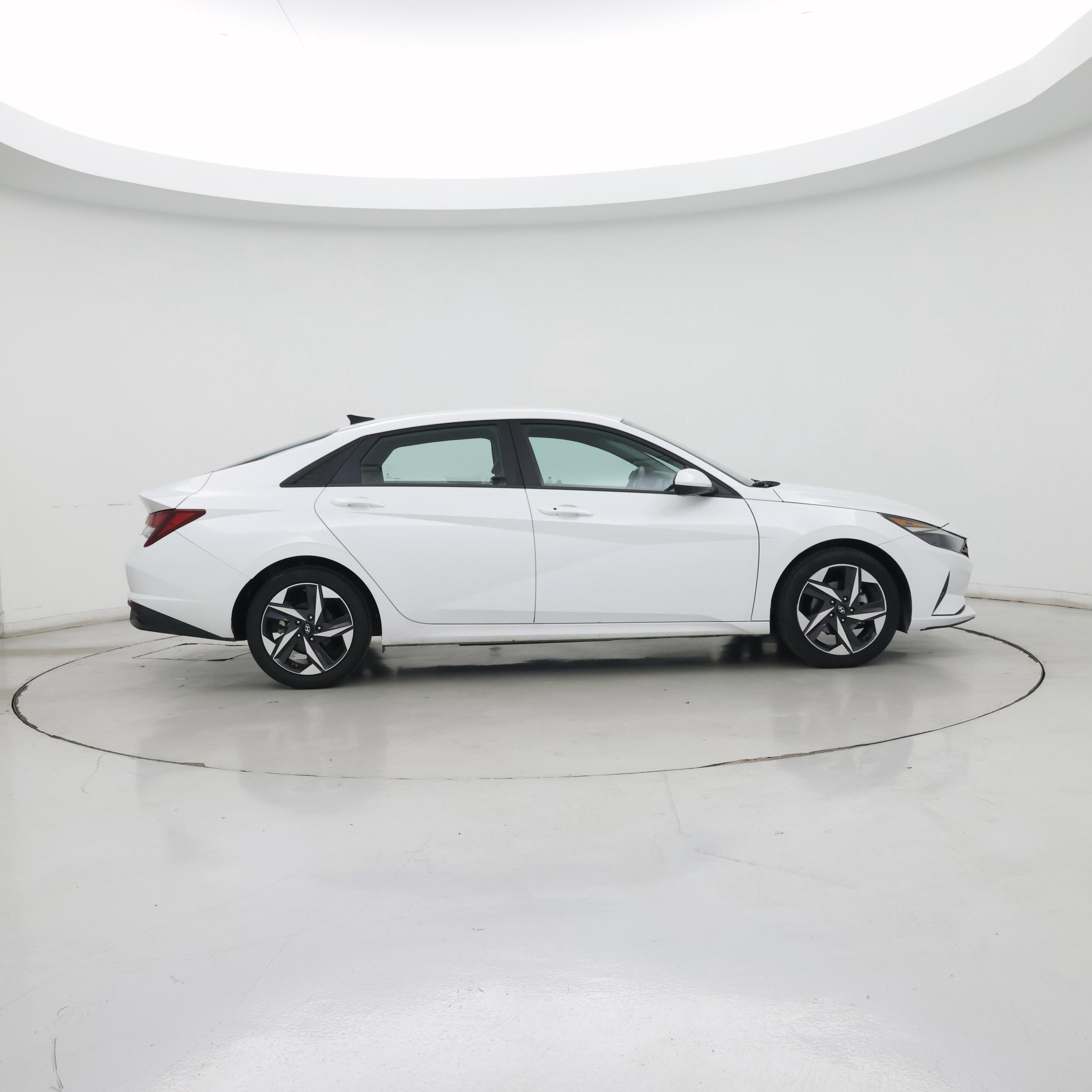 Thumbnail: 2023 Hyundai Elantra - 7