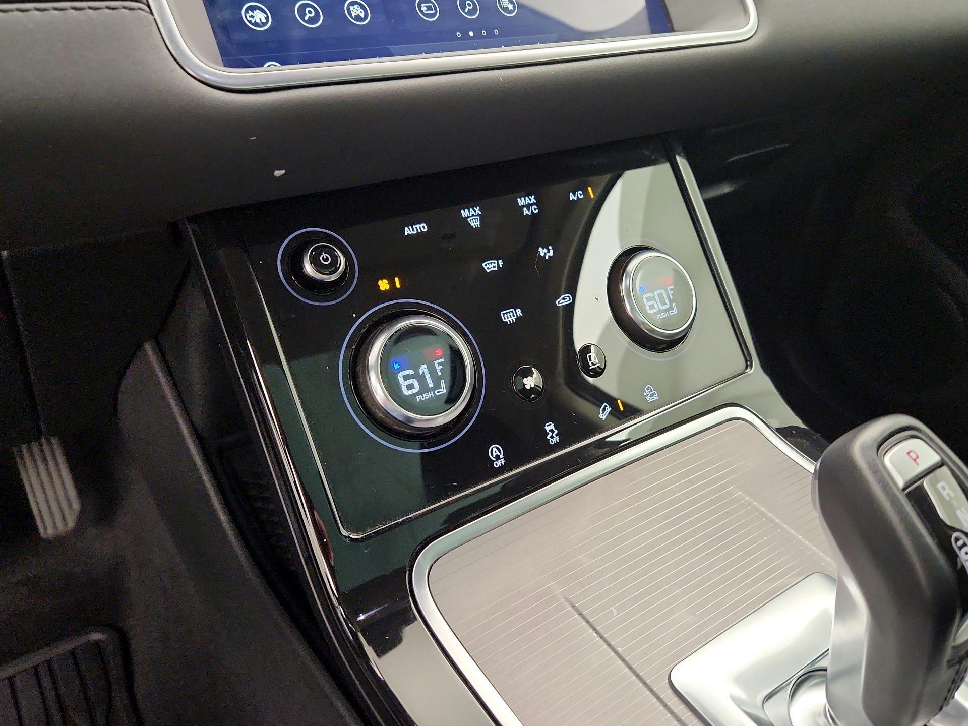 Thumbnail: 2020 Land Rover Range Rover Evoque - 17