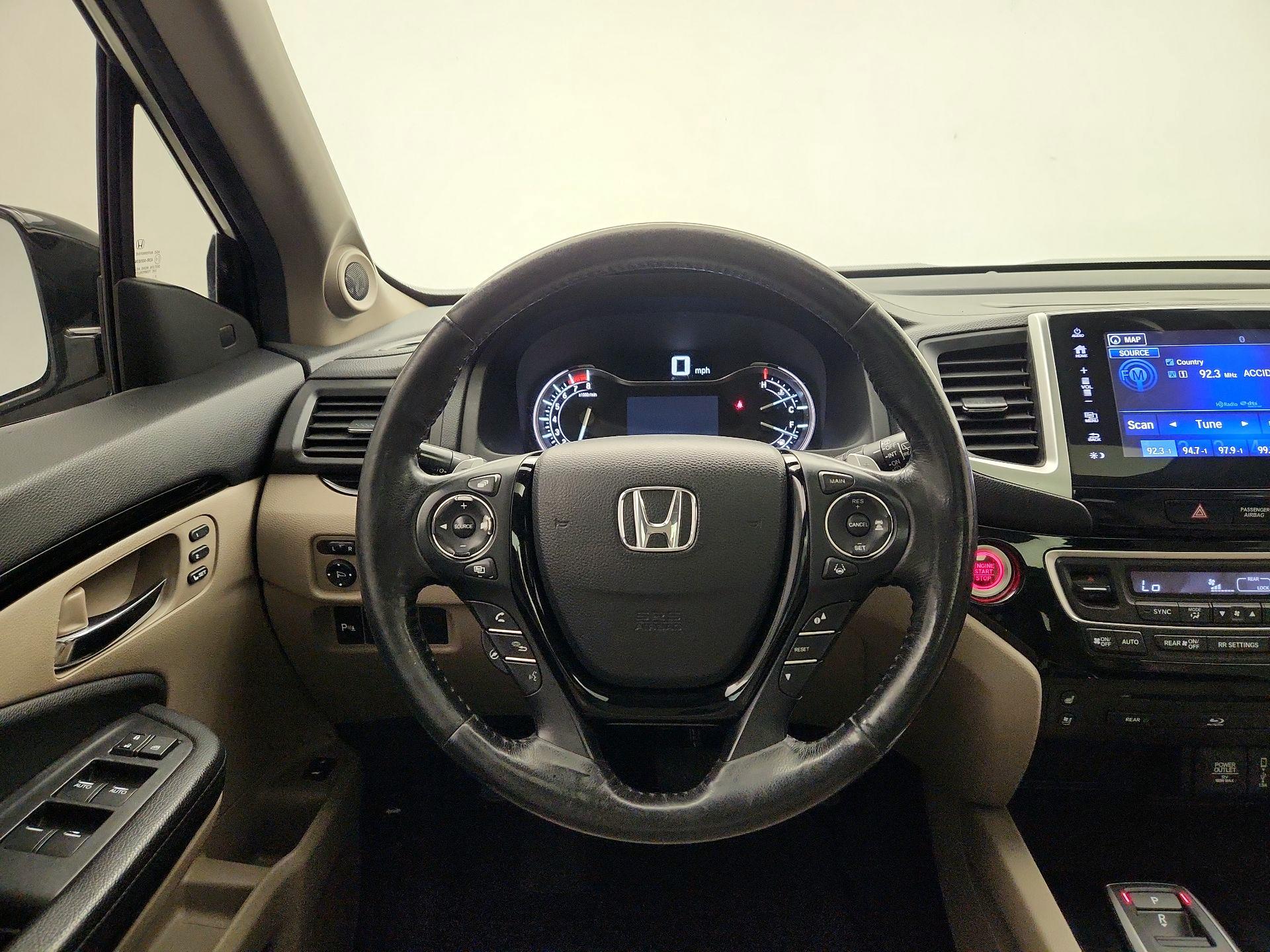 Thumbnail: 2018 Honda Pilot - 10