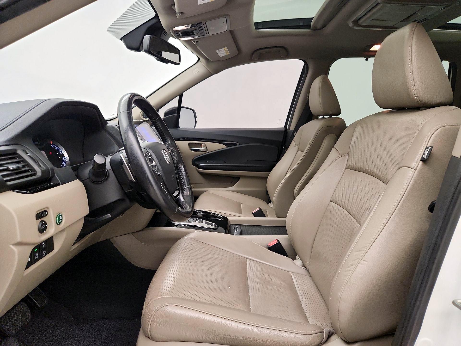Thumbnail: 2018 Honda Pilot - 11