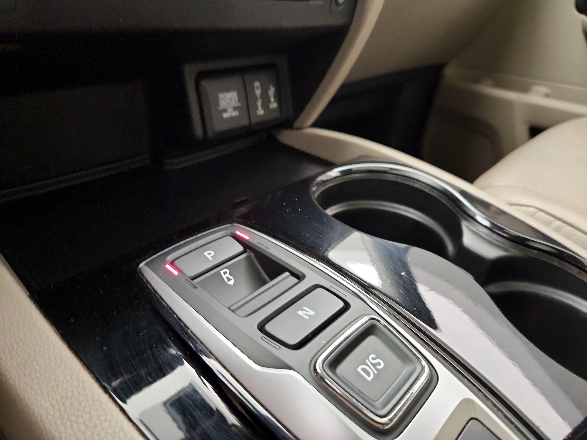 Thumbnail: 2018 Honda Pilot - 18