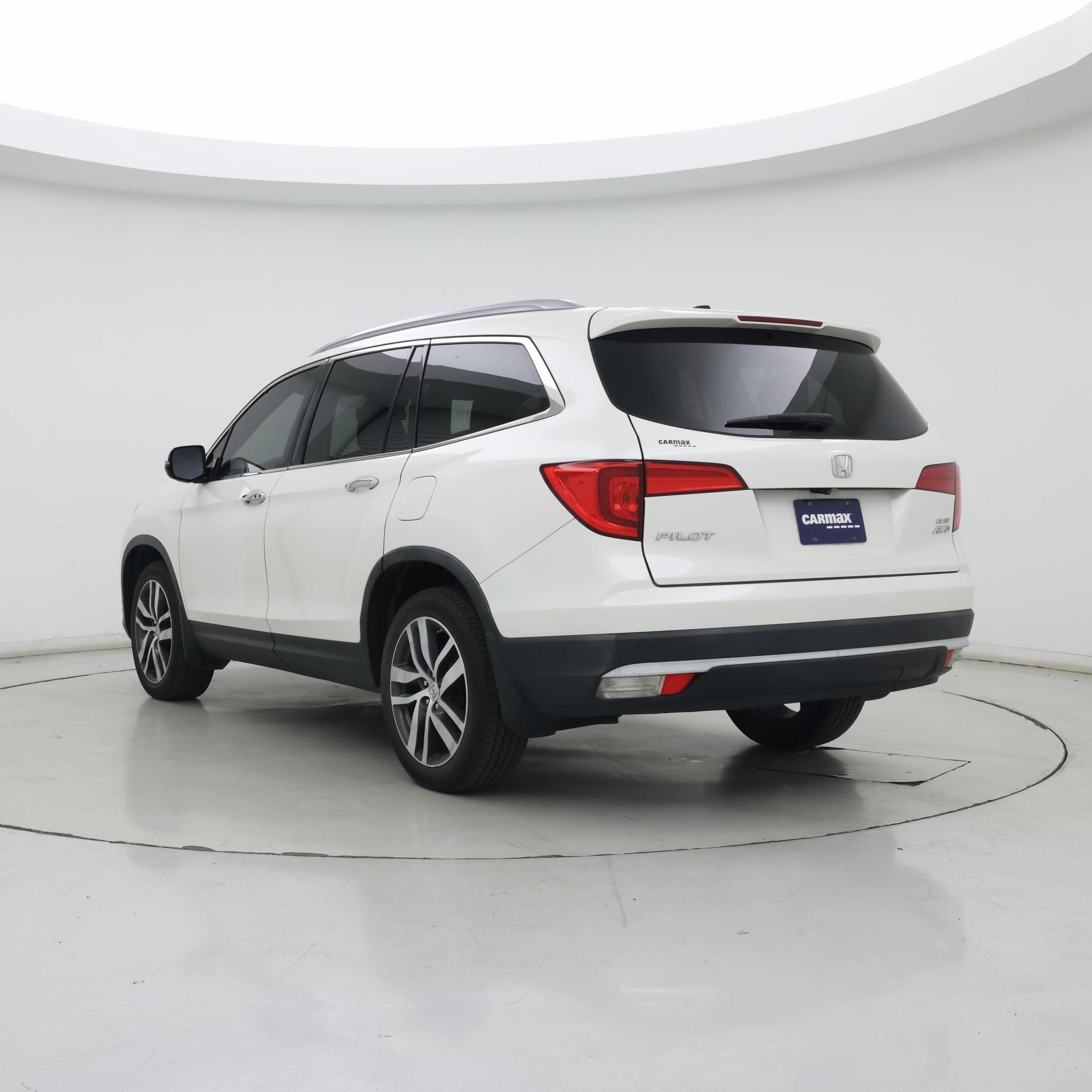 Thumbnail: 2018 Honda Pilot - 2