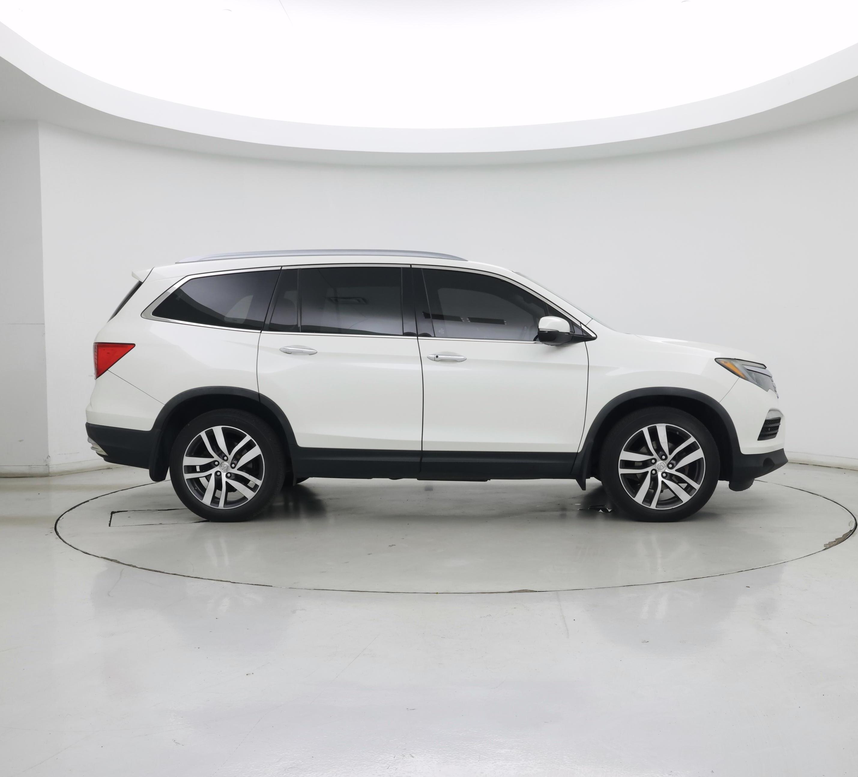Thumbnail: 2018 Honda Pilot - 7