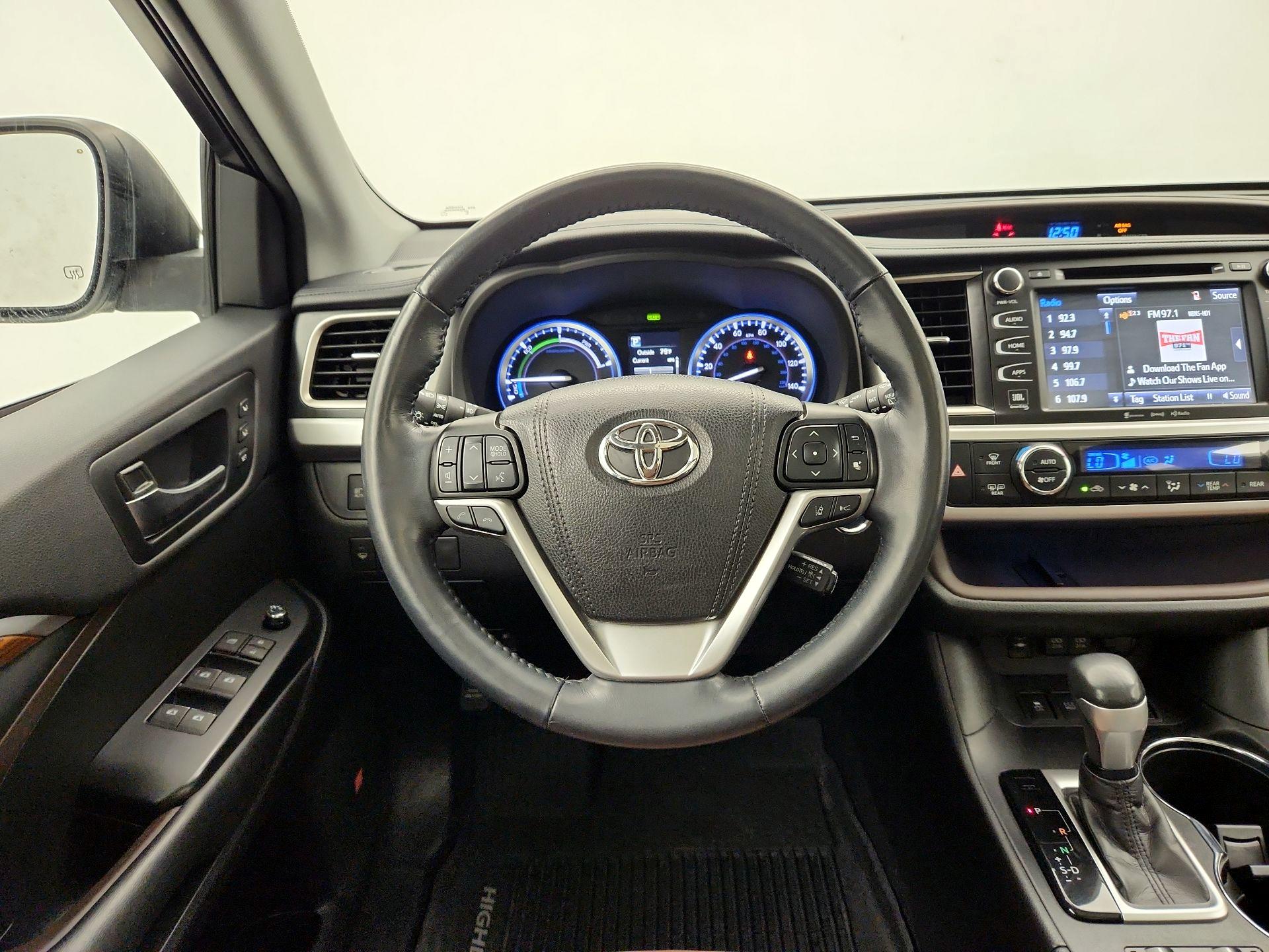 Thumbnail: 2019 Toyota Highlander - 10