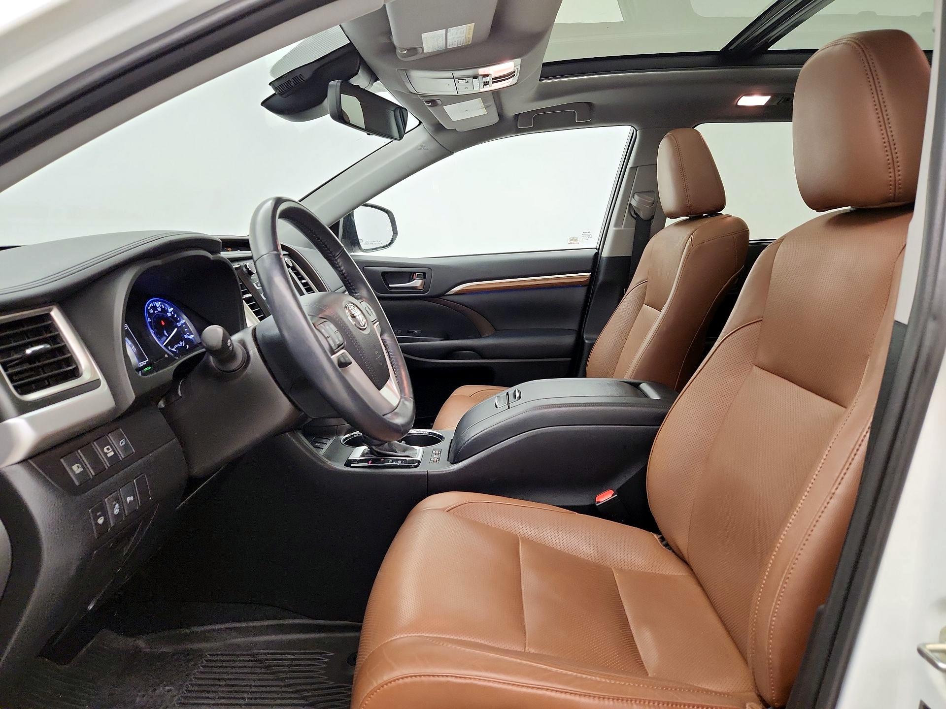 Thumbnail: 2019 Toyota Highlander - 11