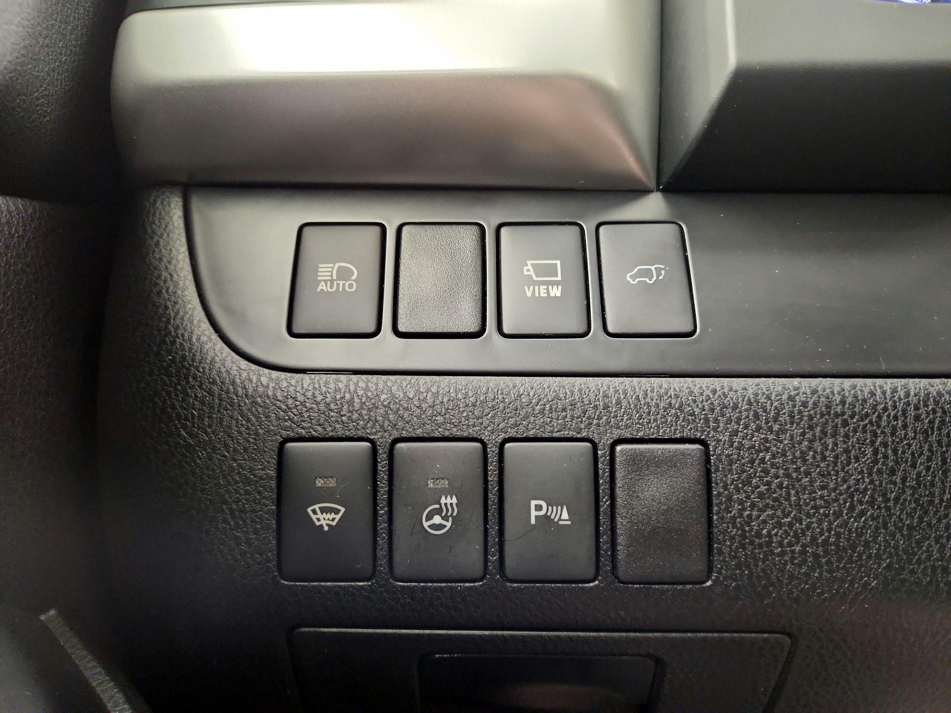 Thumbnail: 2019 Toyota Highlander - 13