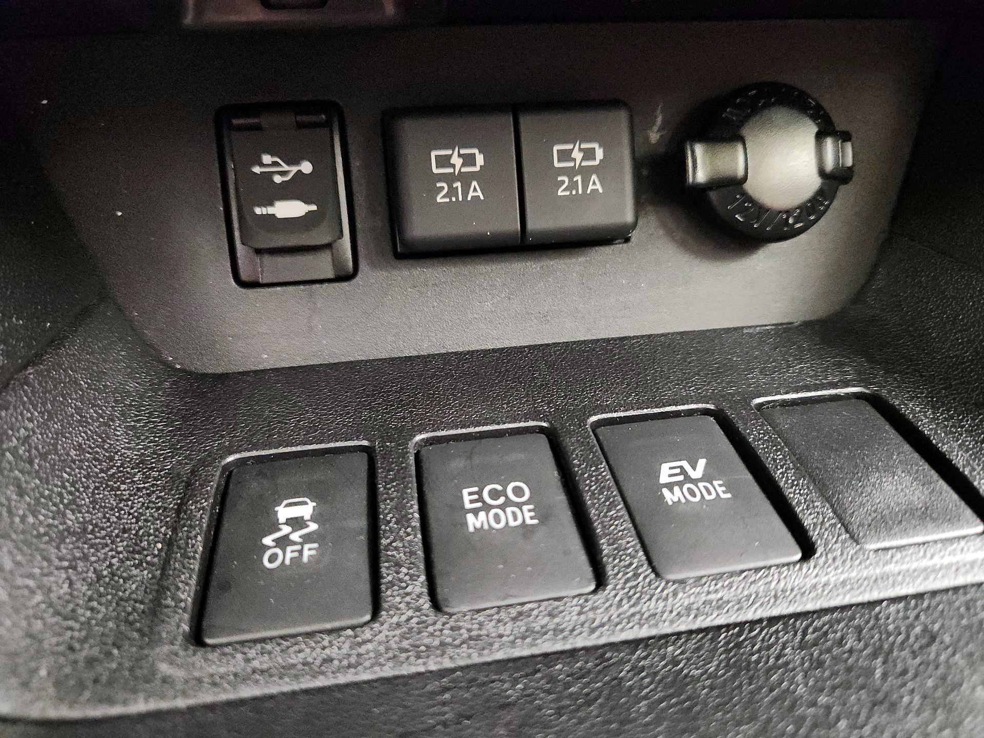 Thumbnail: 2019 Toyota Highlander - 19