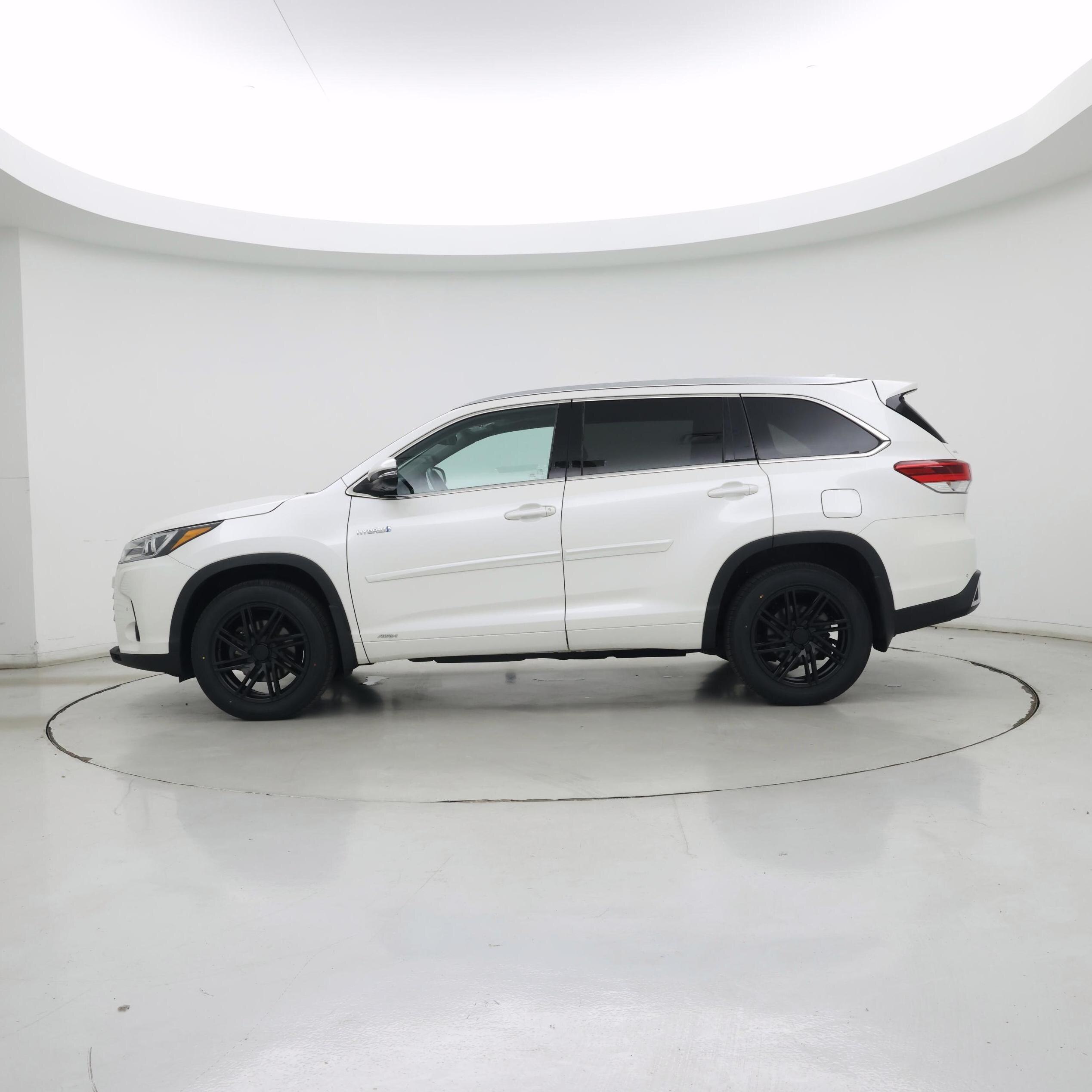 Thumbnail: 2019 Toyota Highlander - 3