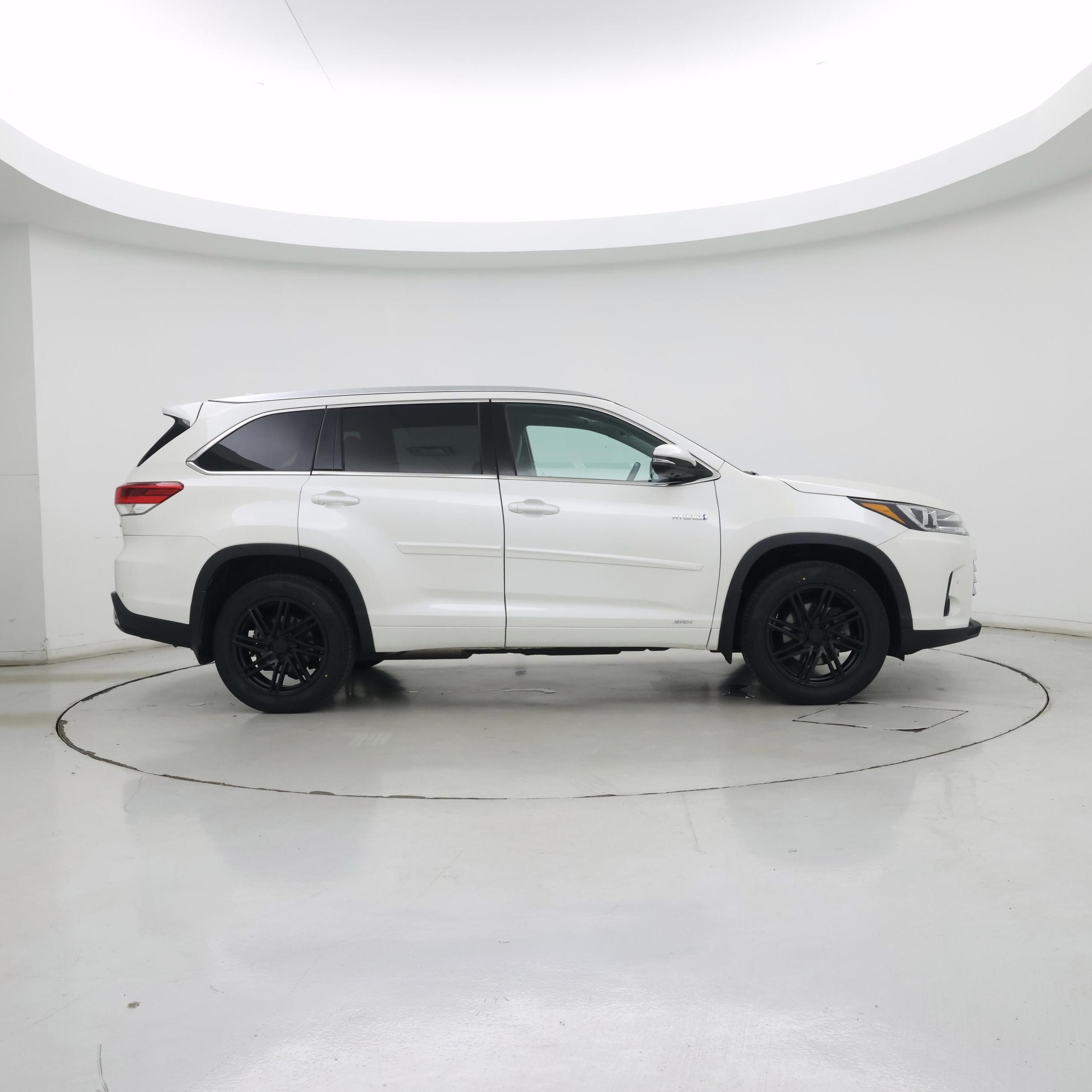 Thumbnail: 2019 Toyota Highlander - 7