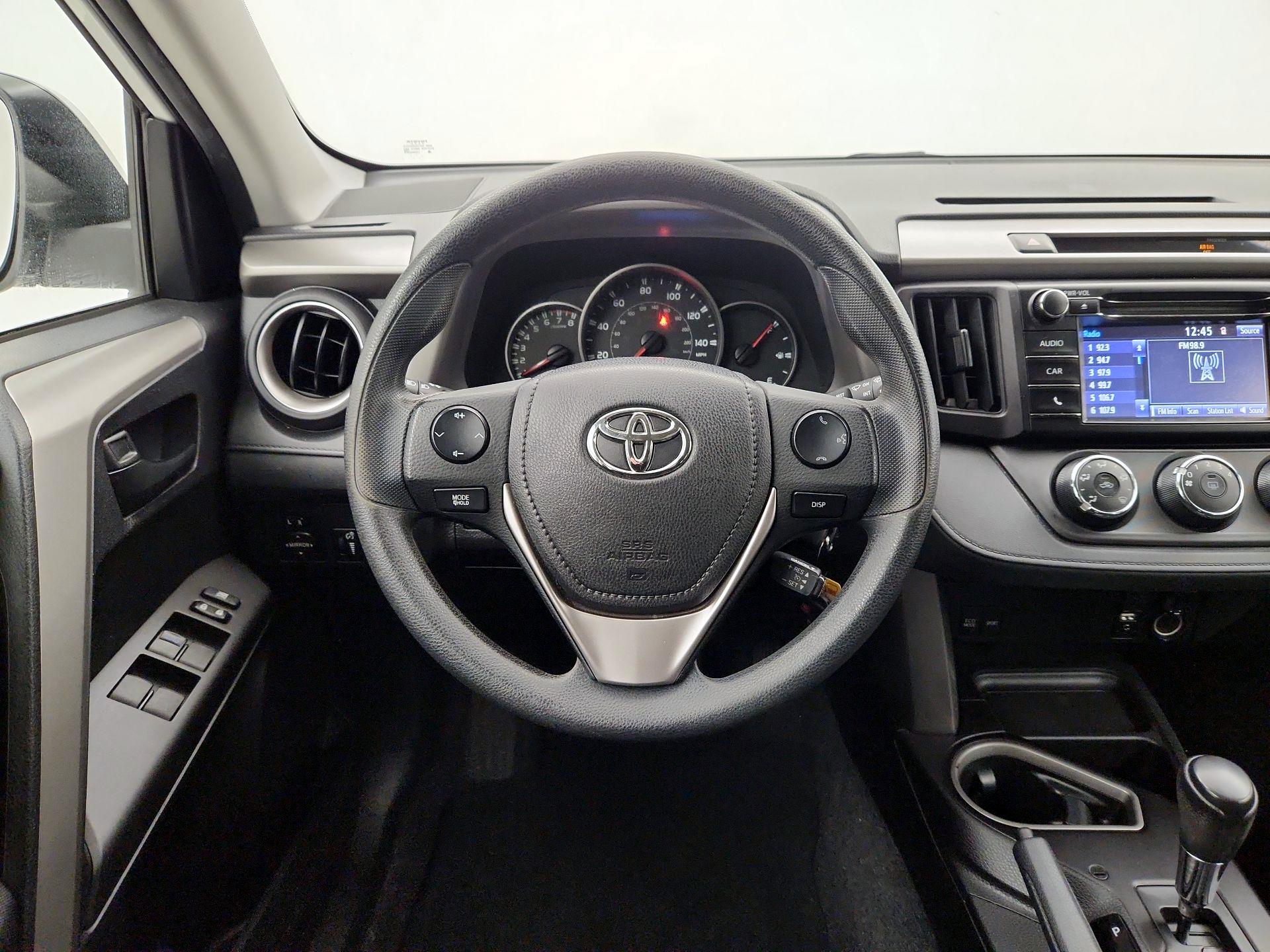 Thumbnail: 2016 Toyota RAV4 - 10