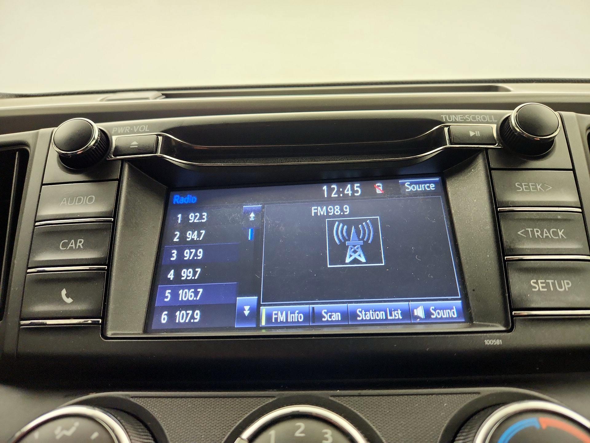 Thumbnail: 2016 Toyota RAV4 - 15