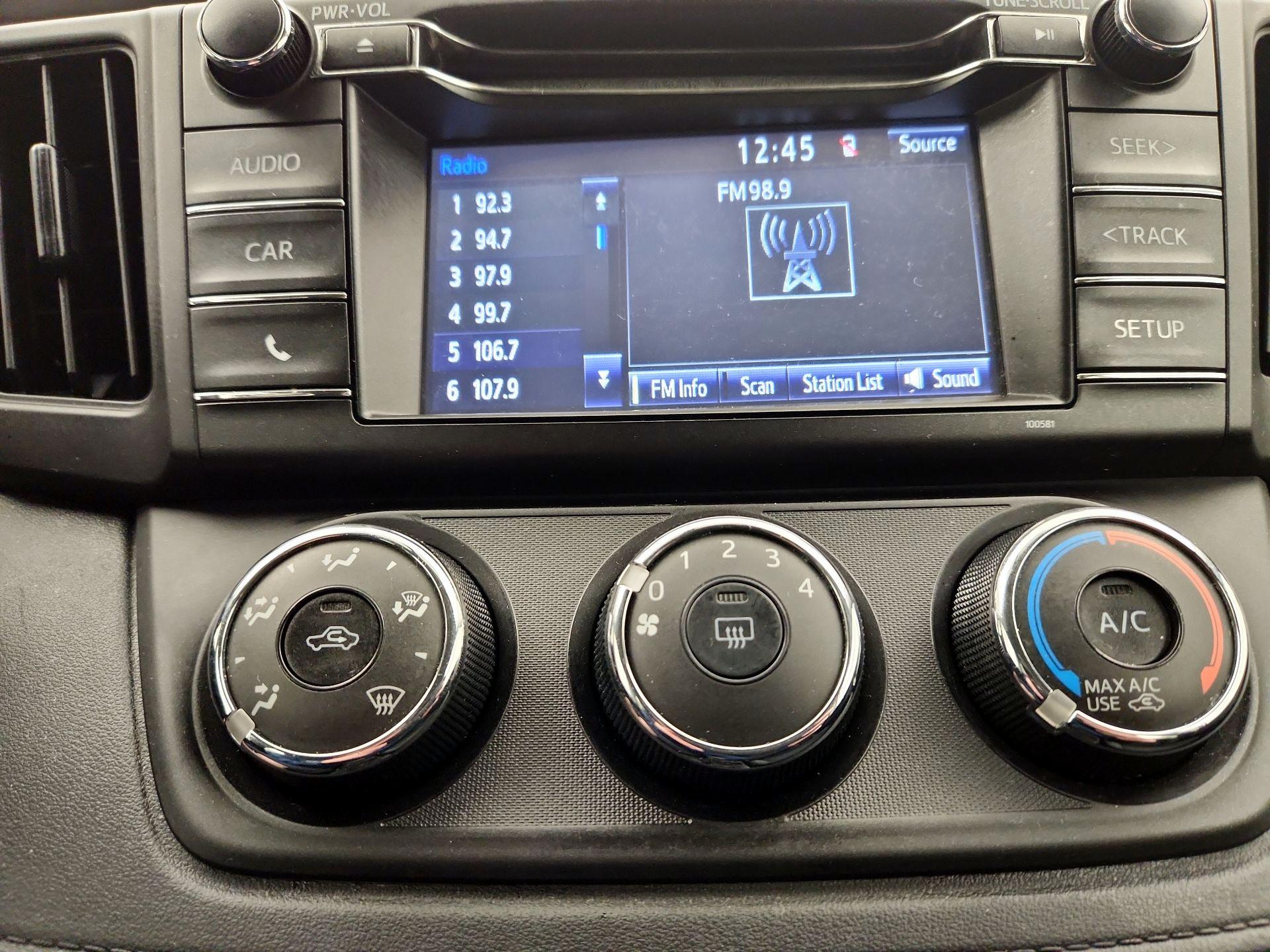 Thumbnail: 2016 Toyota RAV4 - 16