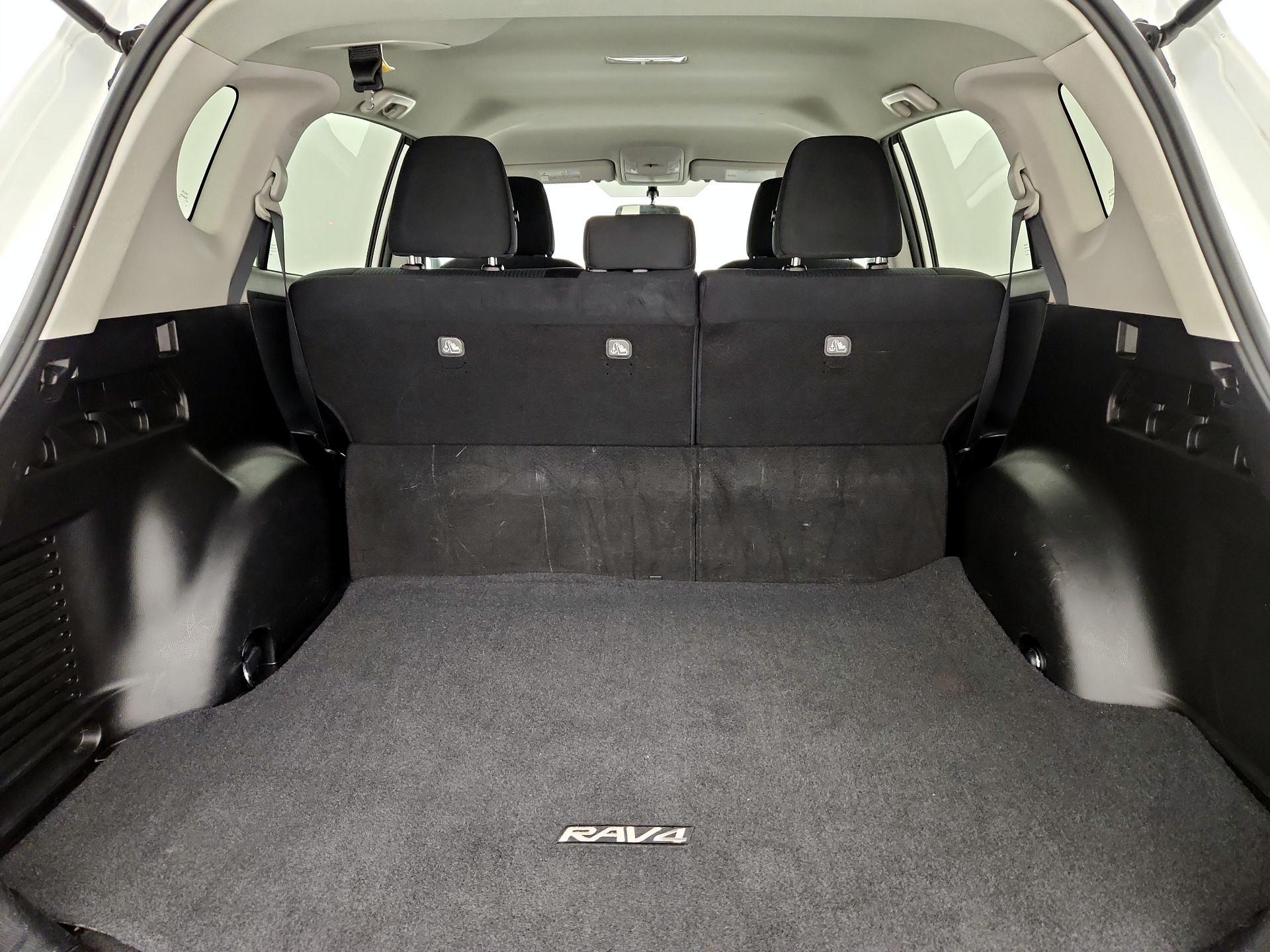 Thumbnail: 2016 Toyota RAV4 - 20