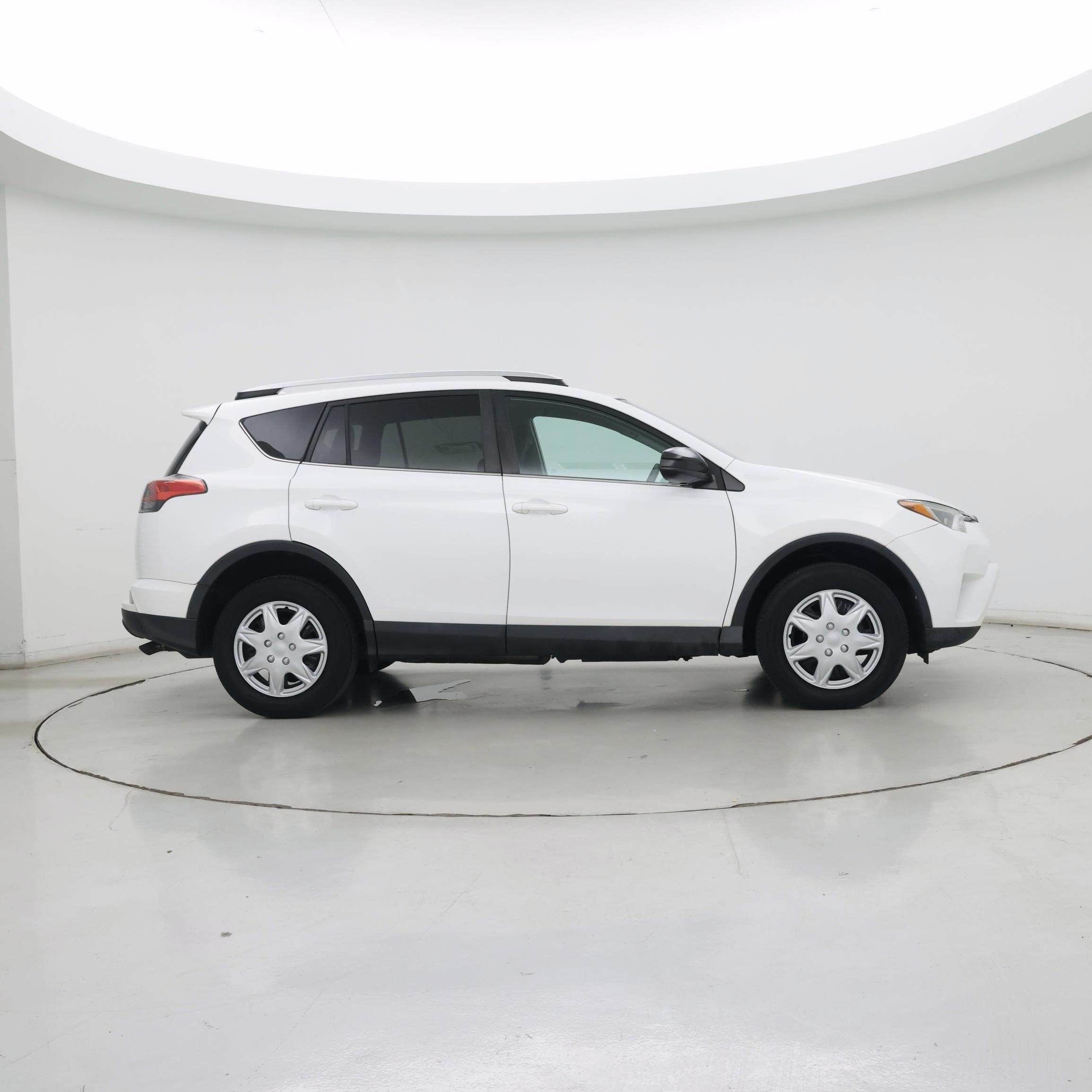 Thumbnail: 2016 Toyota RAV4 - 7