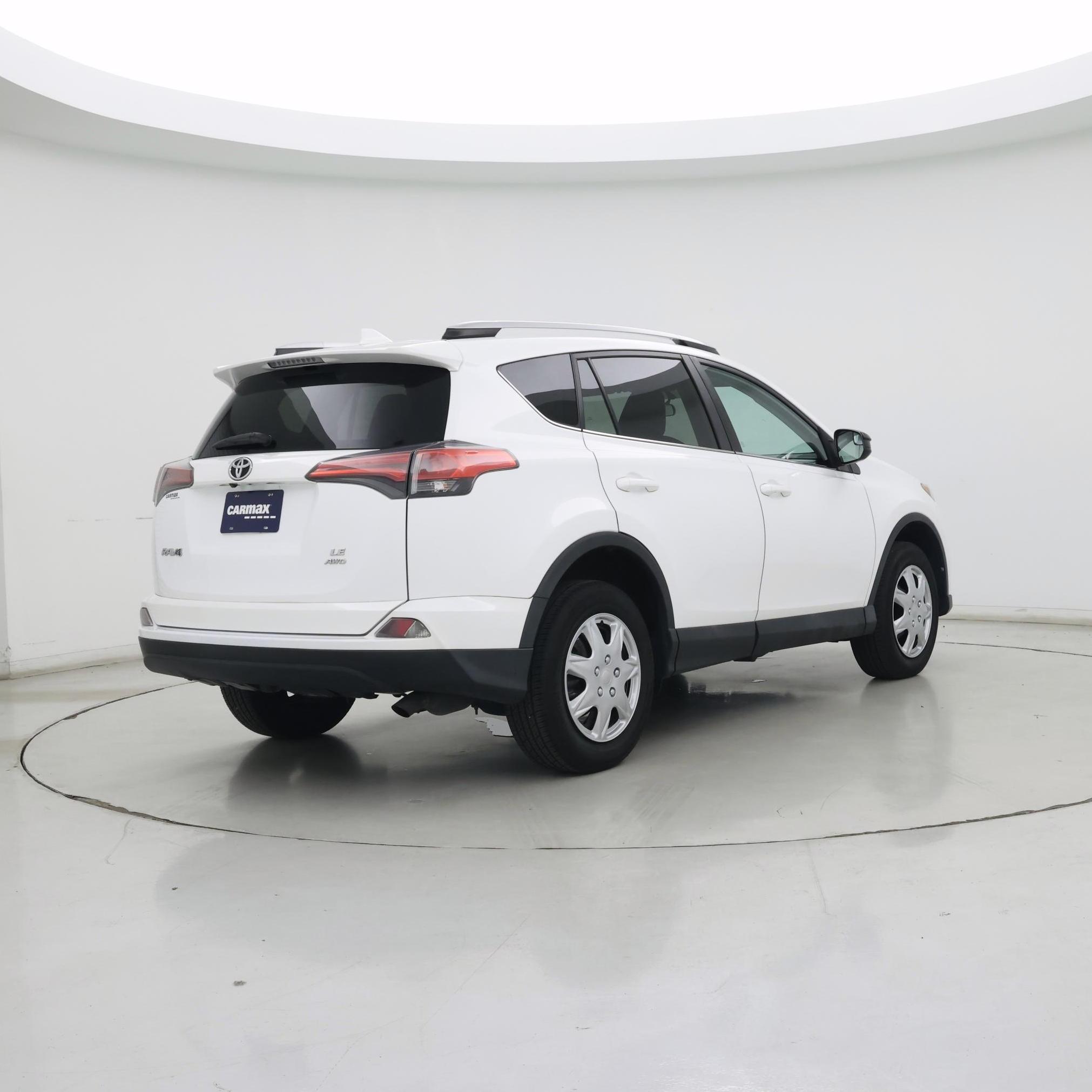 Thumbnail: 2016 Toyota RAV4 - 8