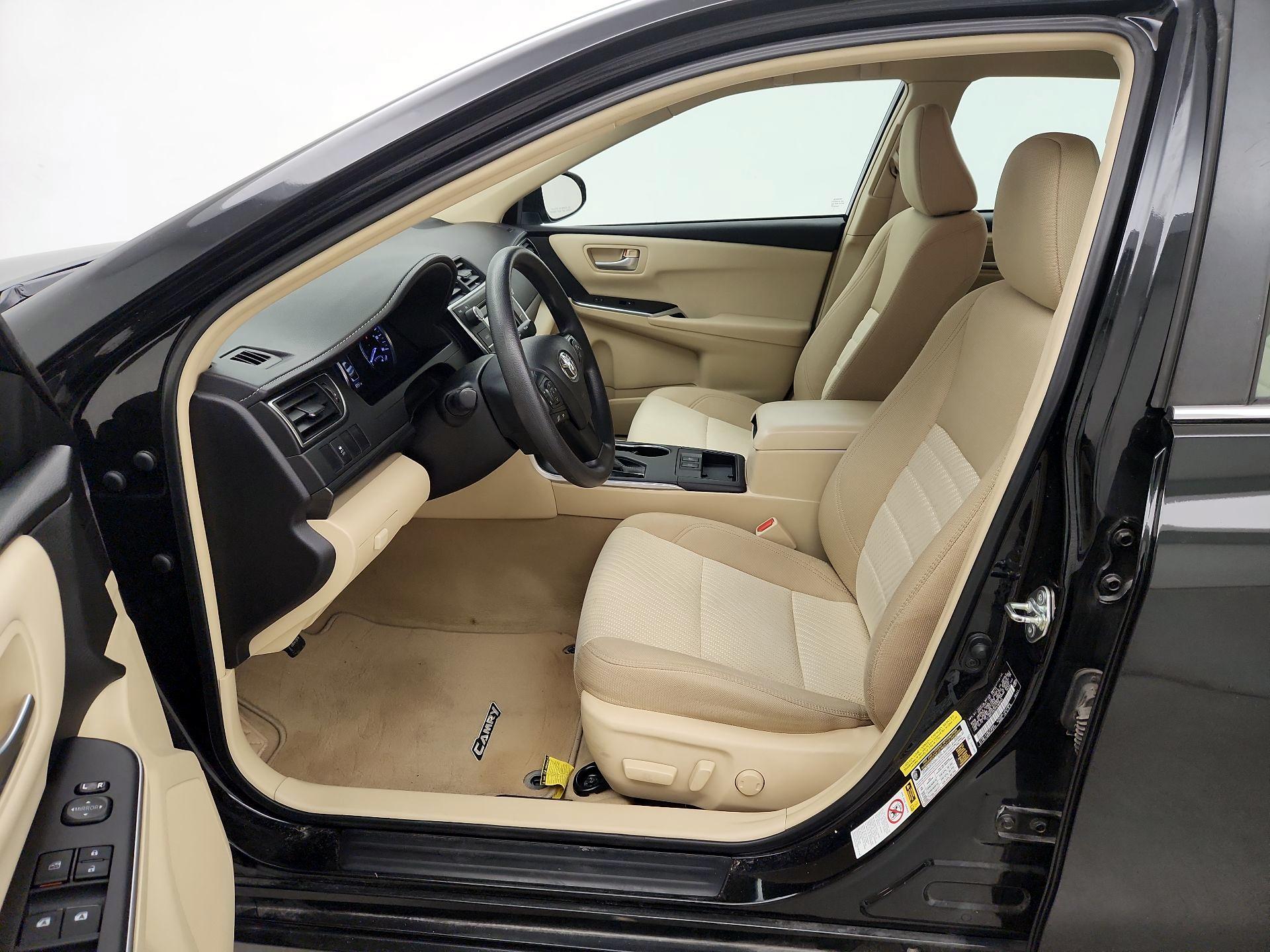 Thumbnail: 2015 Toyota Camry - 11