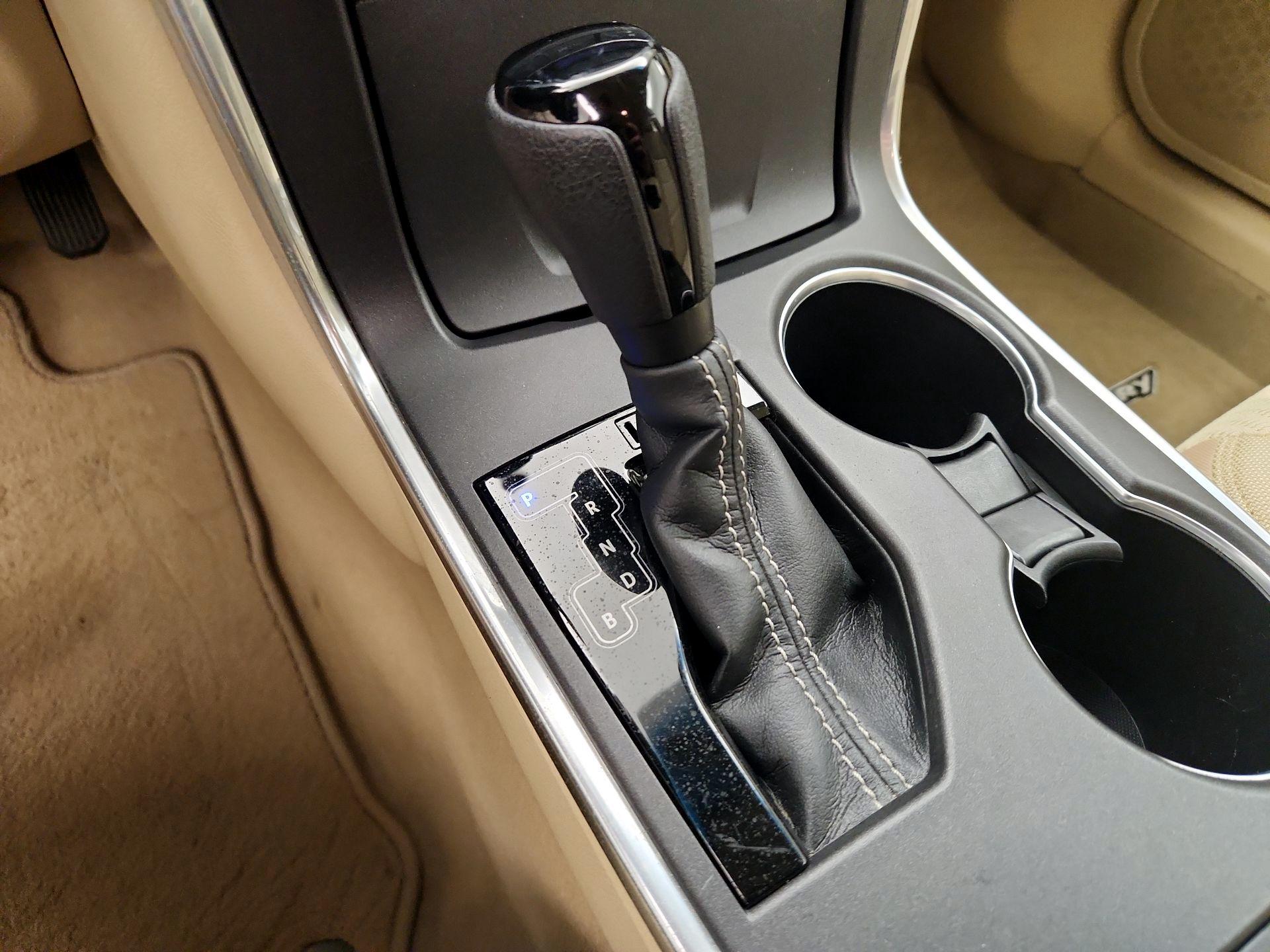 Thumbnail: 2015 Toyota Camry - 17
