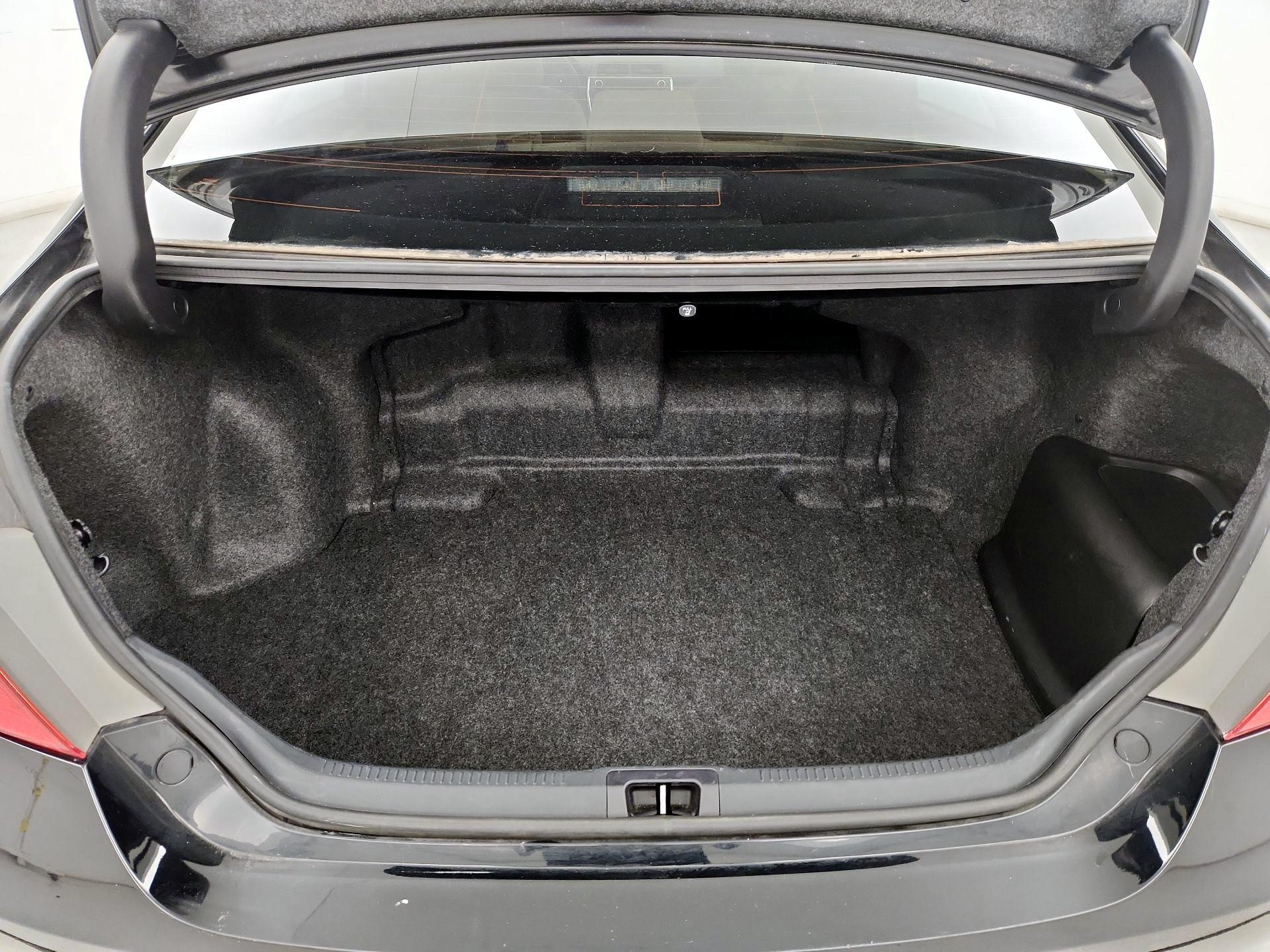 Thumbnail: 2015 Toyota Camry - 20