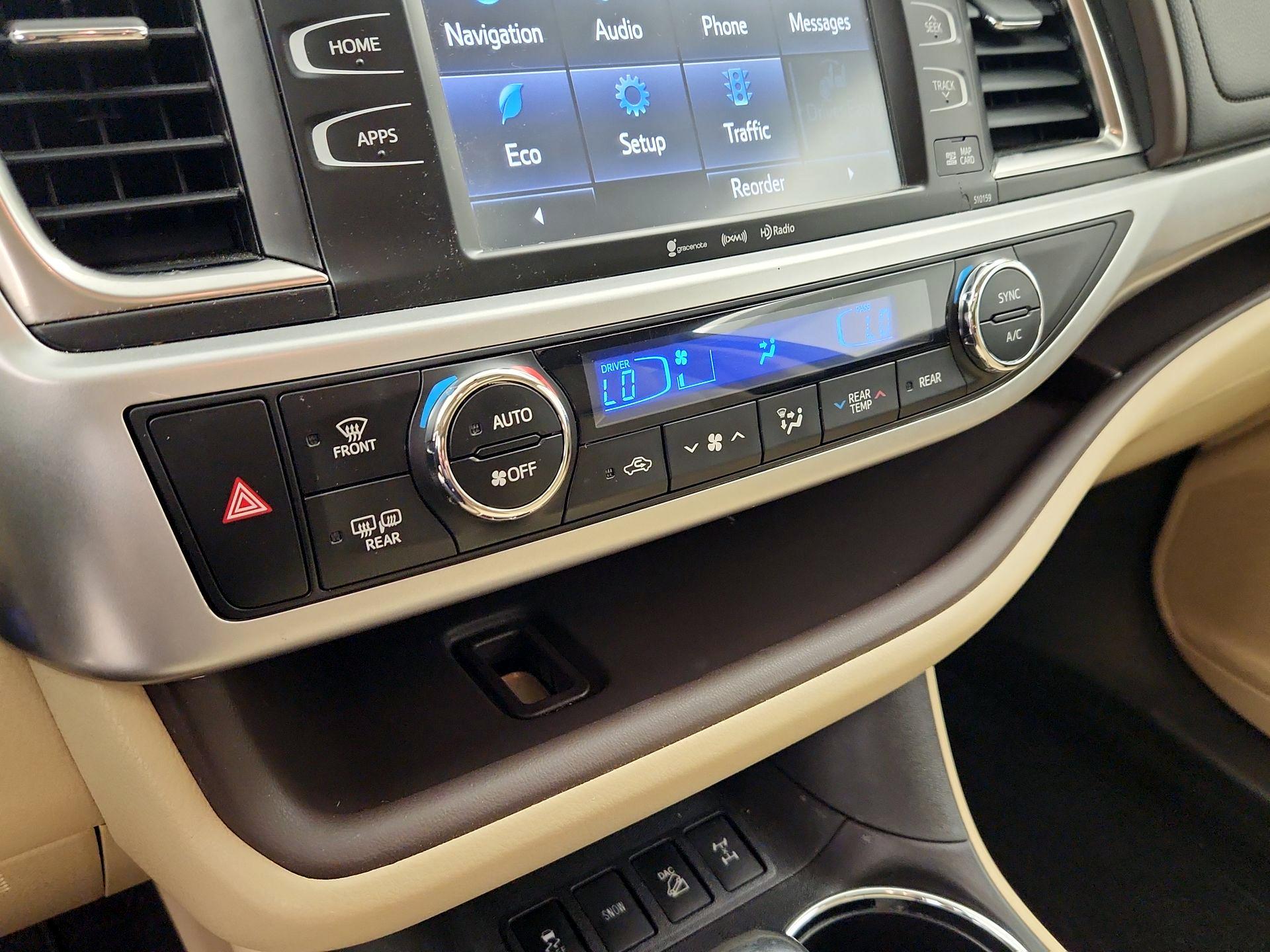 Thumbnail: 2016 Toyota Highlander - 16