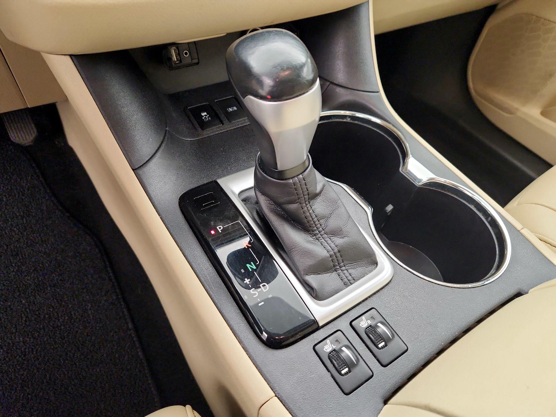 Thumbnail: 2016 Toyota Highlander - 17