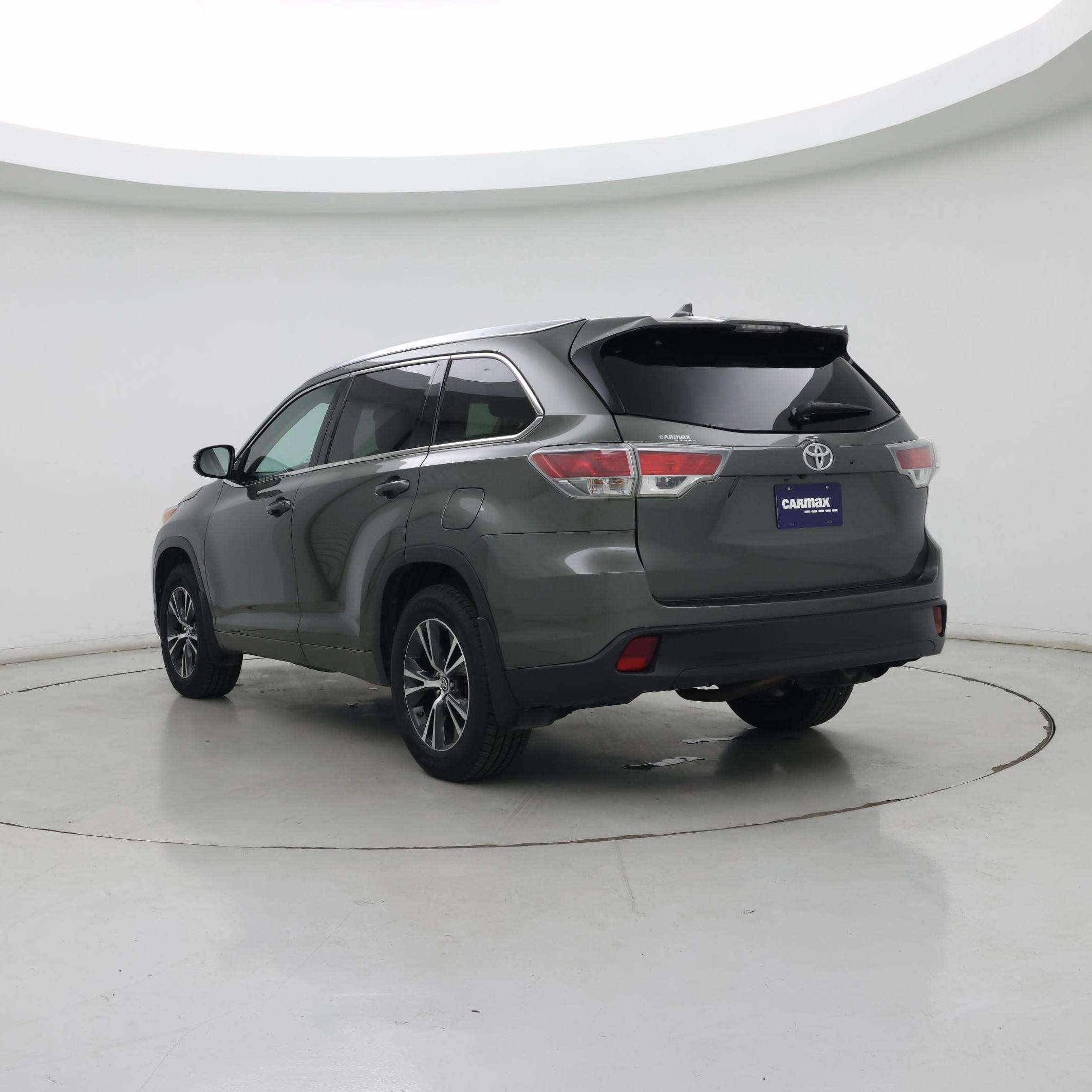 Thumbnail: 2016 Toyota Highlander - 2