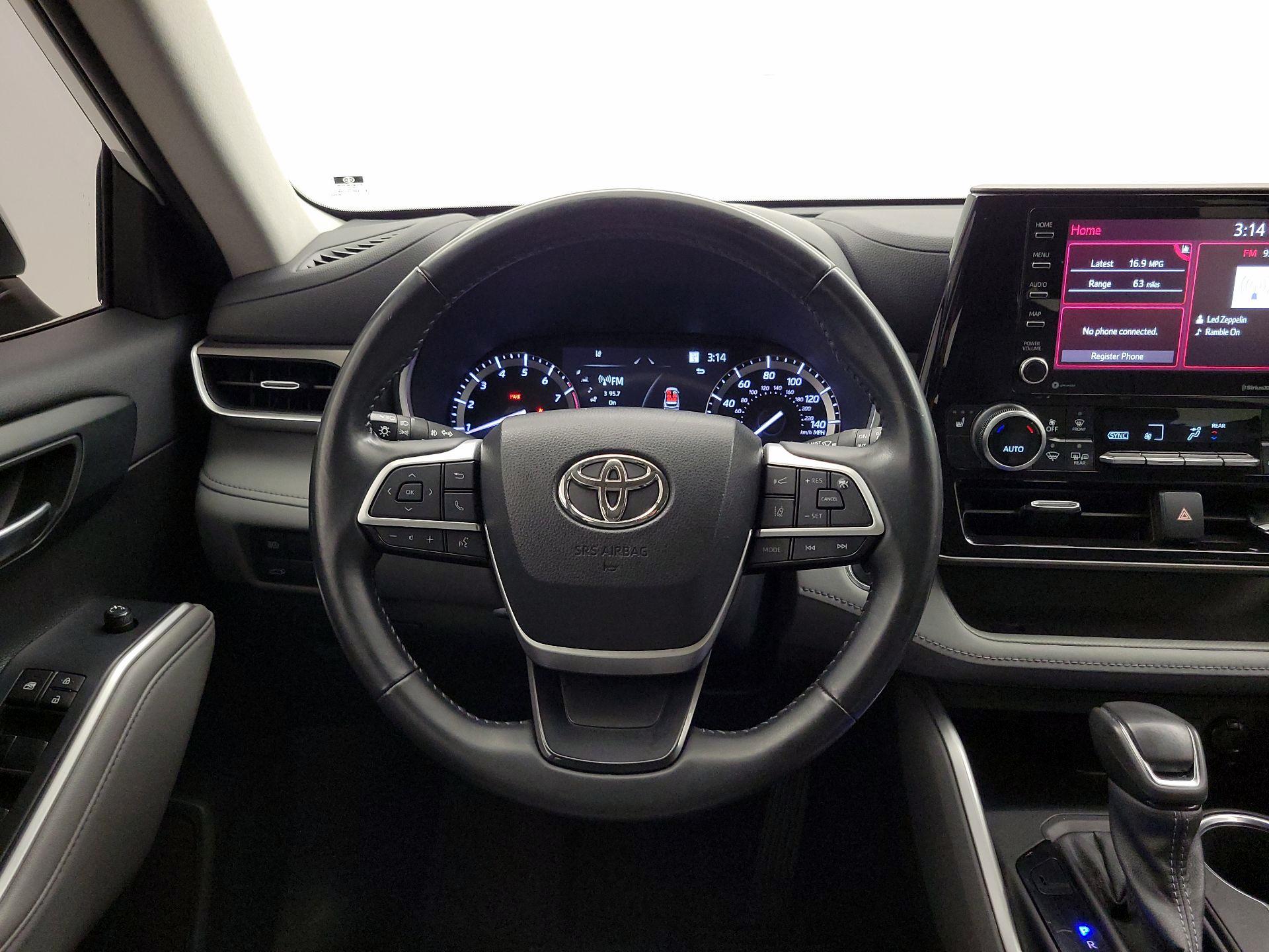 Thumbnail: 2022 Toyota Highlander - 10