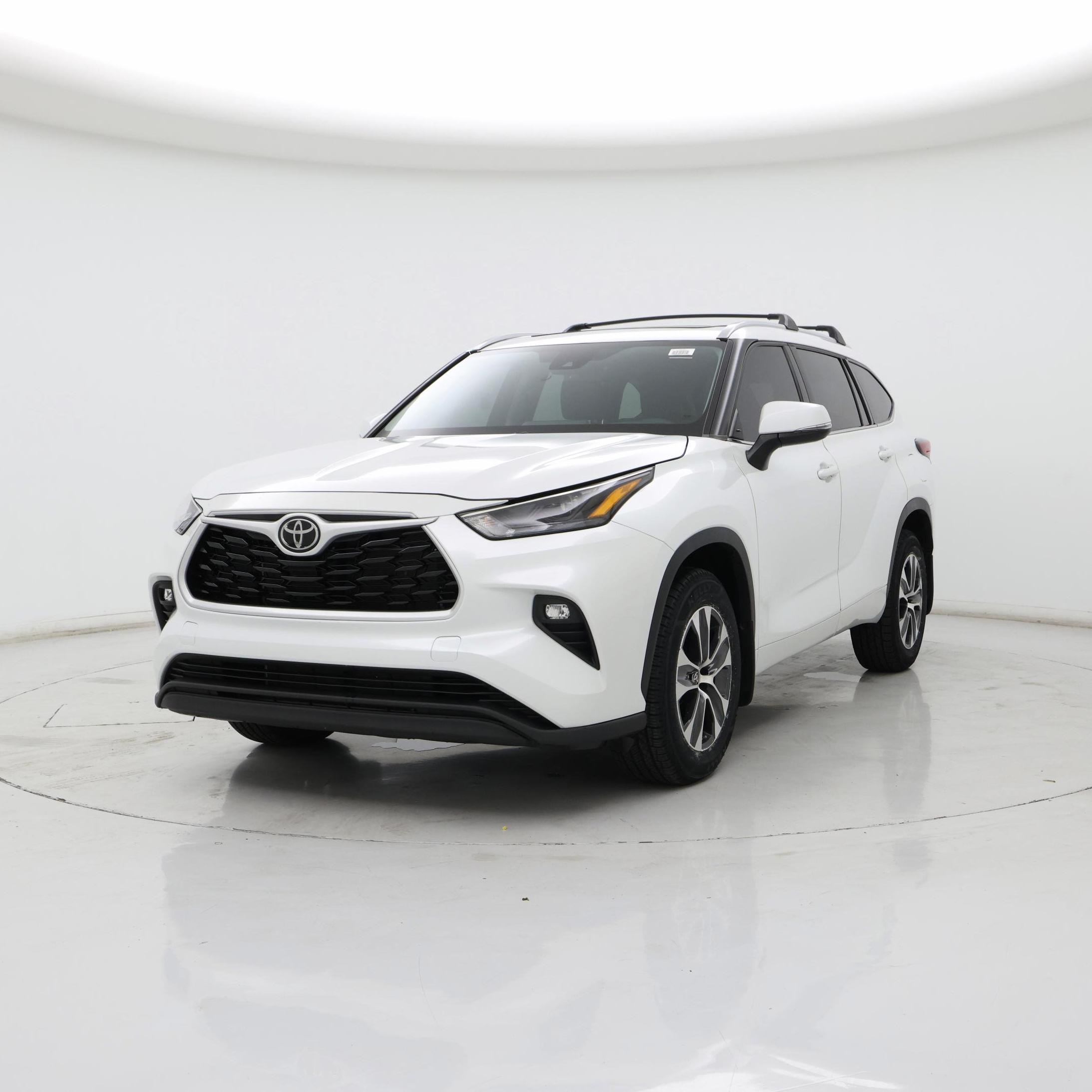 Thumbnail: 2022 Toyota Highlander - 4