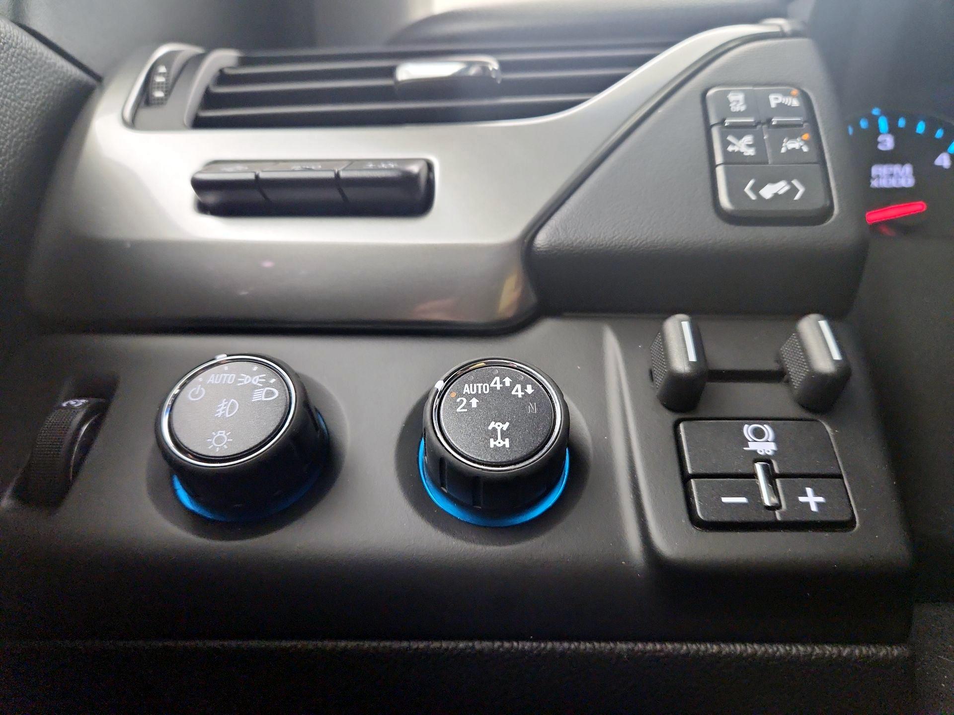 Thumbnail: 2019 Chevrolet Tahoe - 13