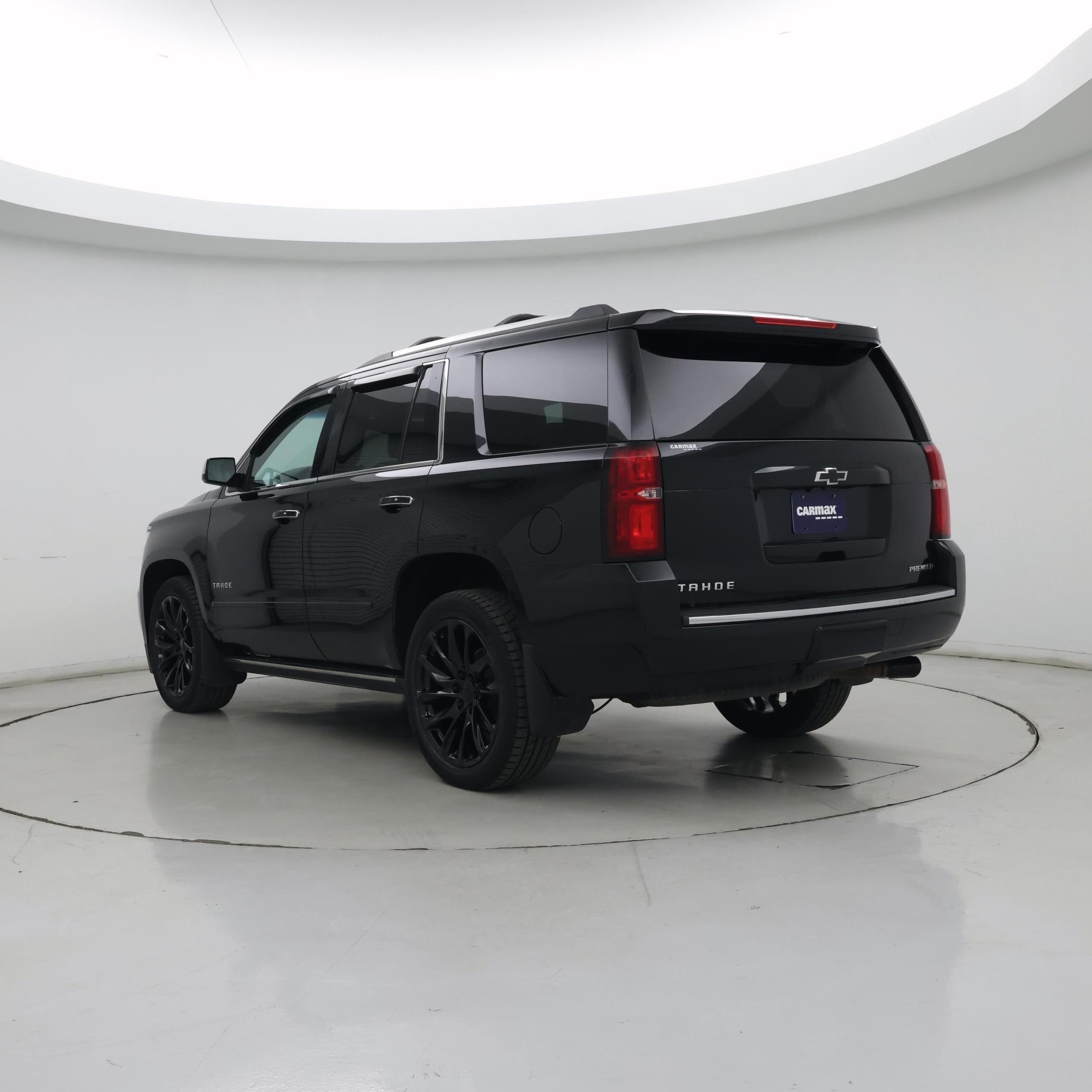 Thumbnail: 2019 Chevrolet Tahoe - 2