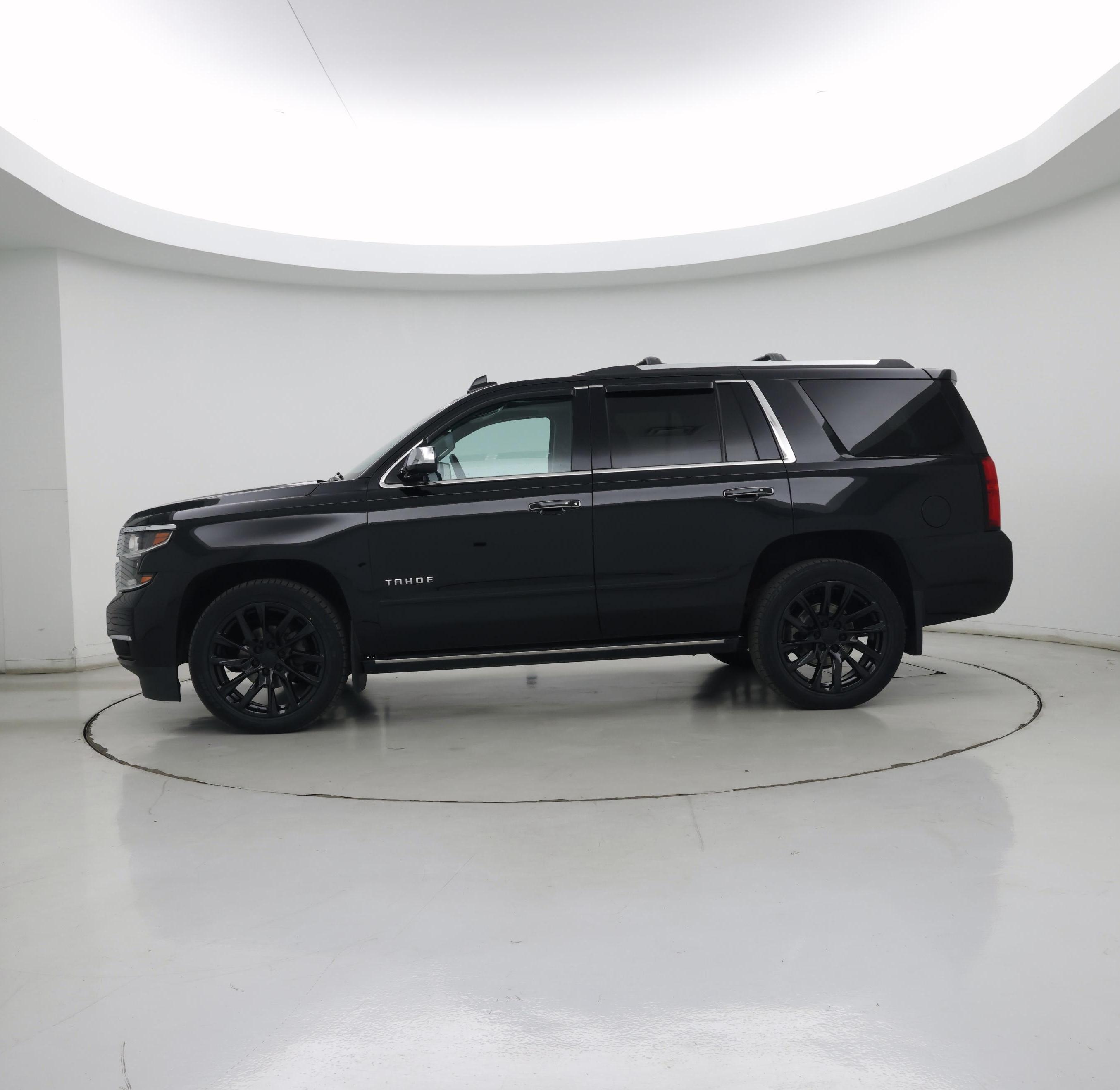 Thumbnail: 2019 Chevrolet Tahoe - 3
