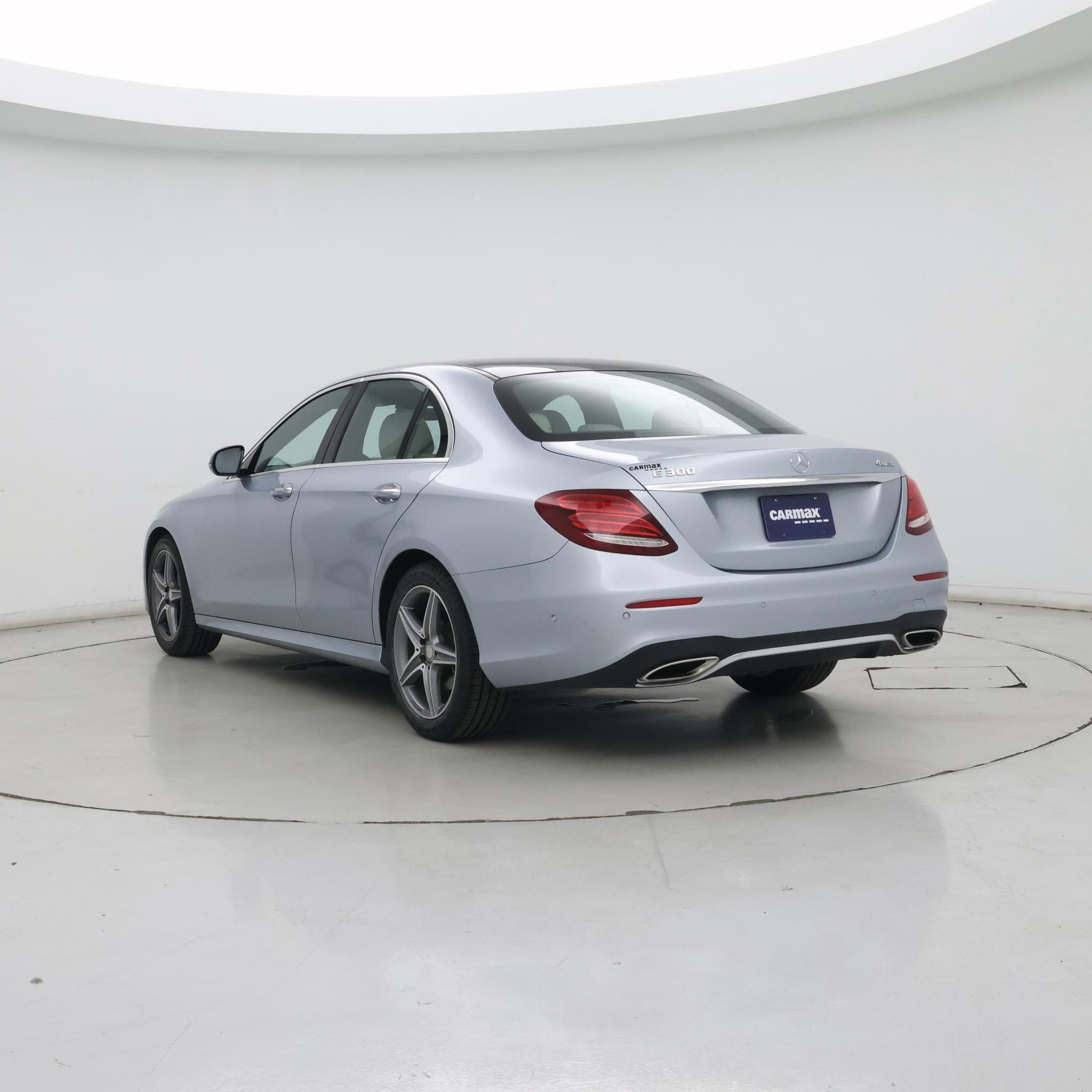 Thumbnail: 2017 Mercedes-Benz E-Class - 2