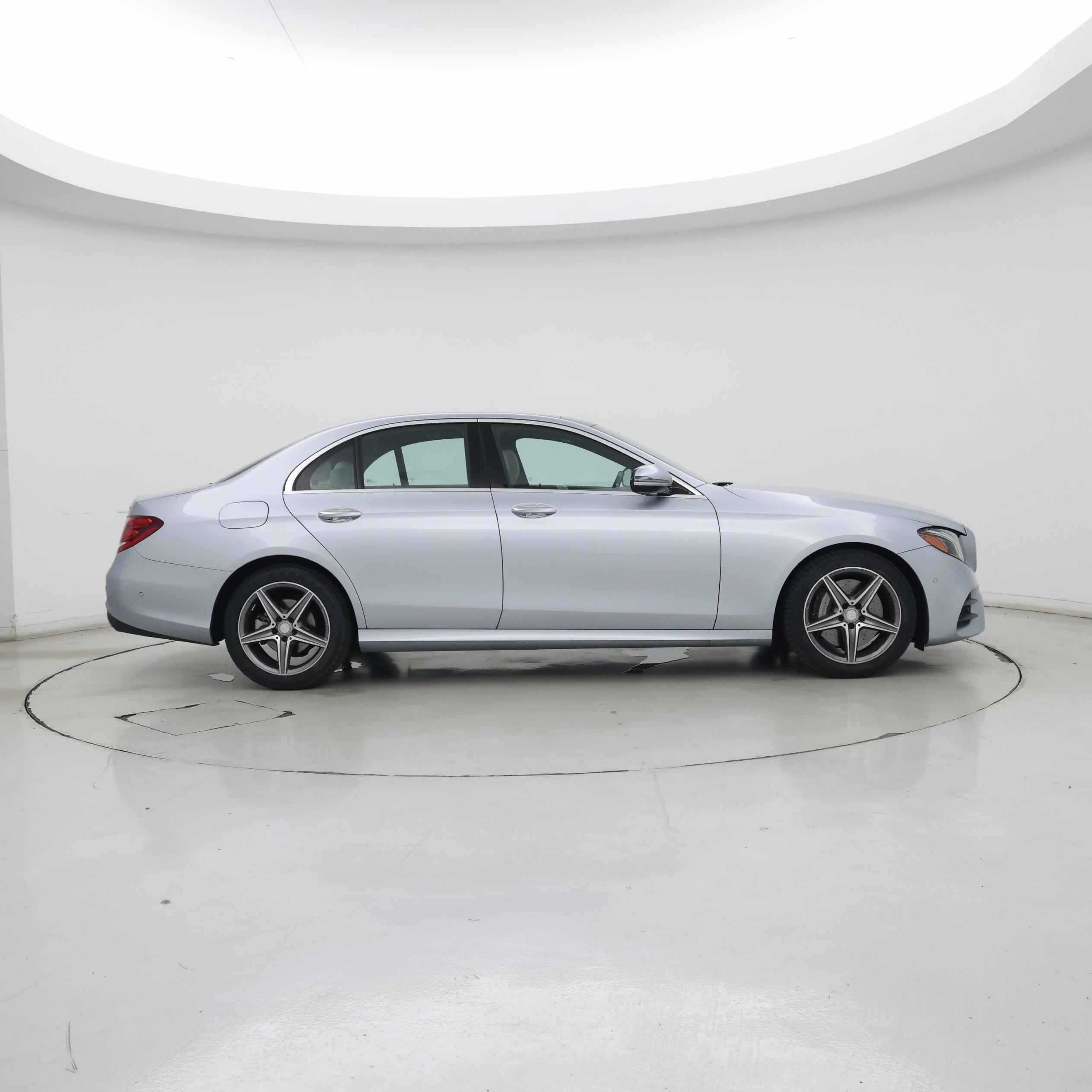 Thumbnail: 2017 Mercedes-Benz E-Class - 7