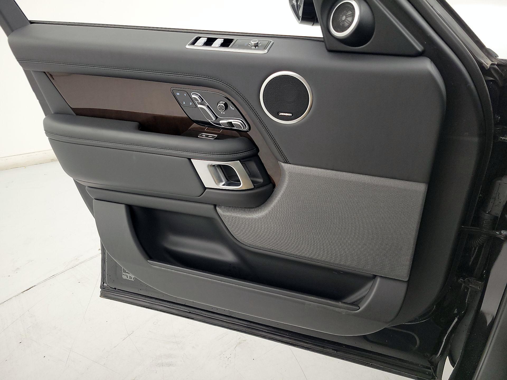 Thumbnail: 2020 Land Rover Range Rover - 12
