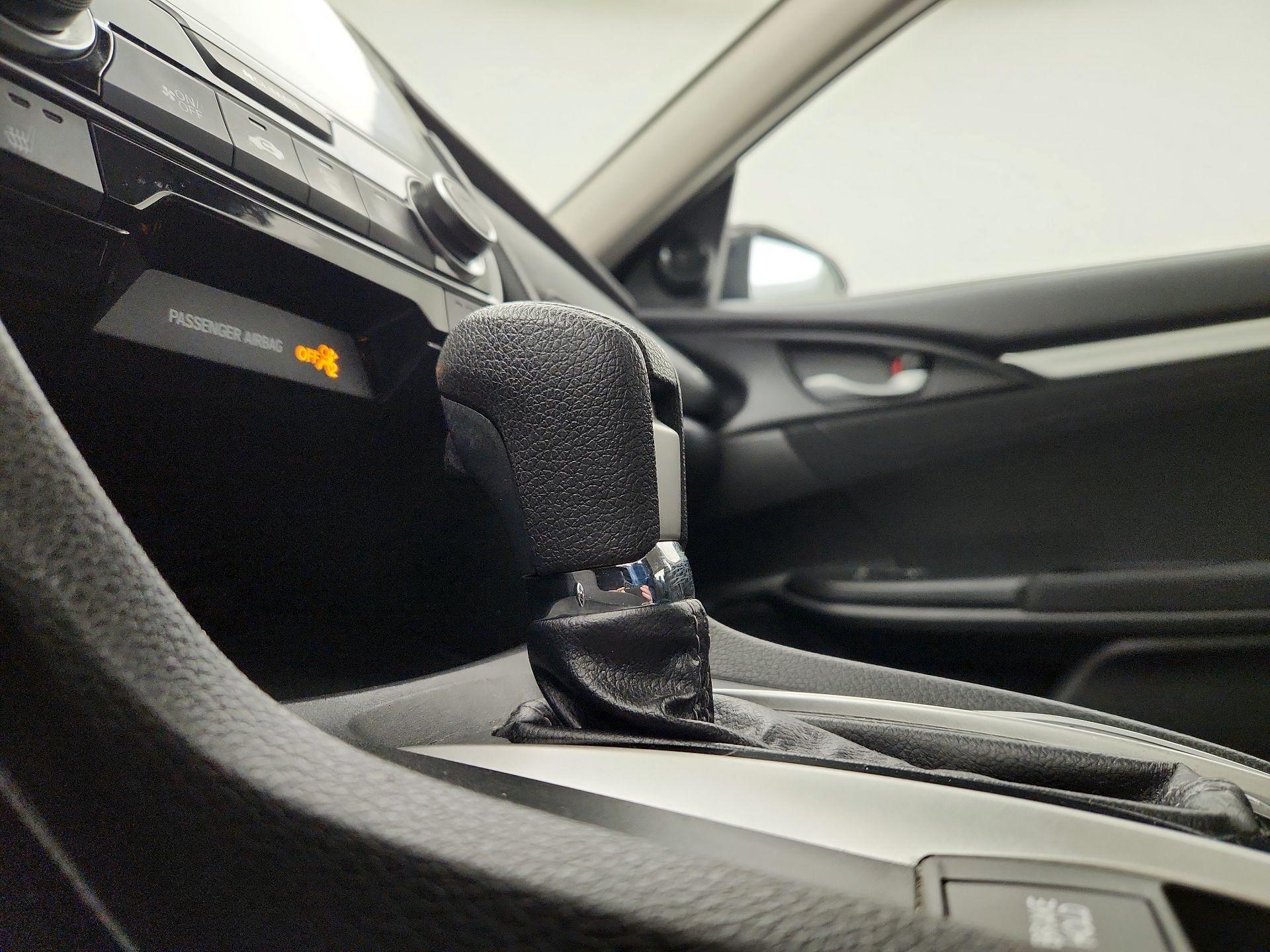 Thumbnail: 2016 Honda Civic - 17