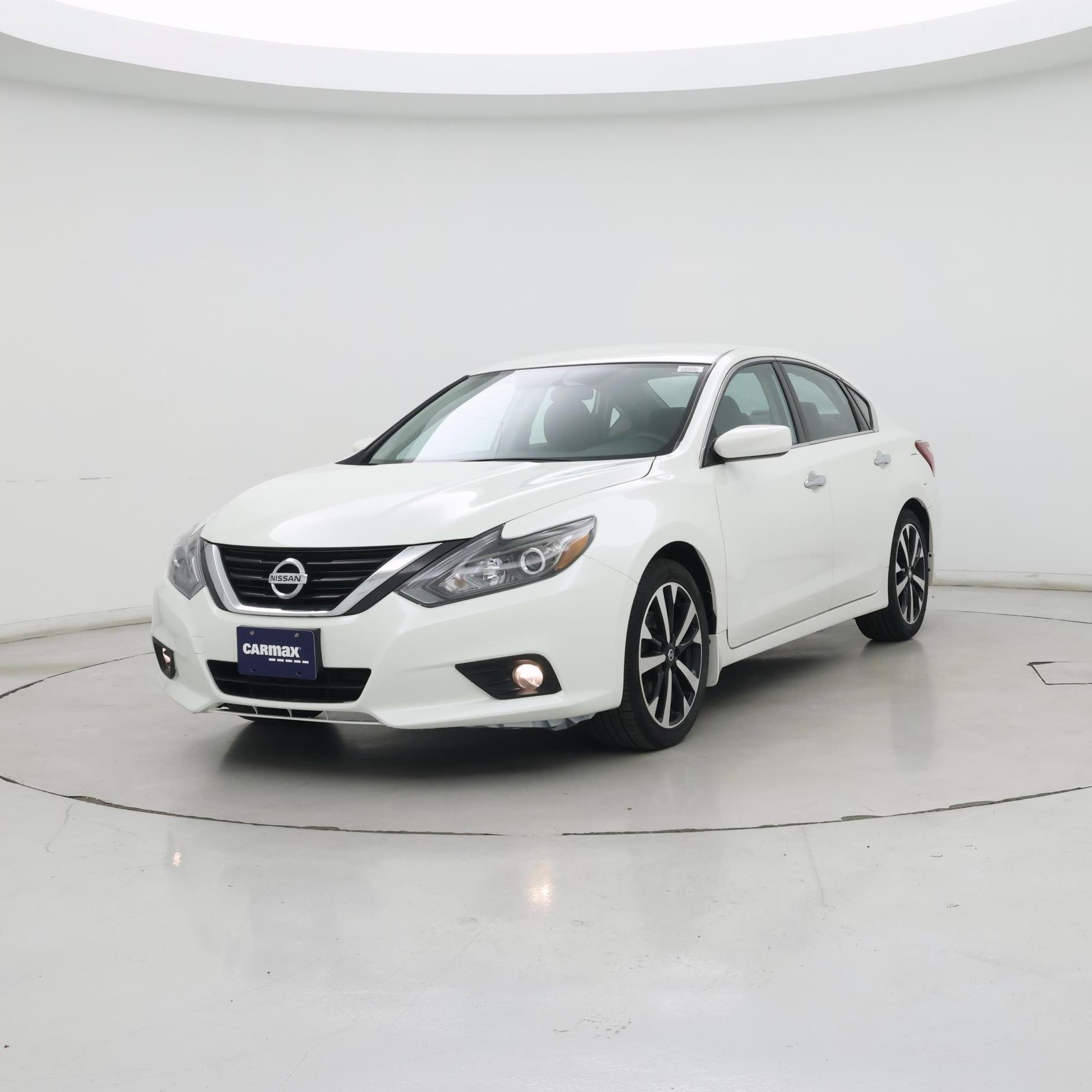 Thumbnail: 2018 Nissan Altima - 4