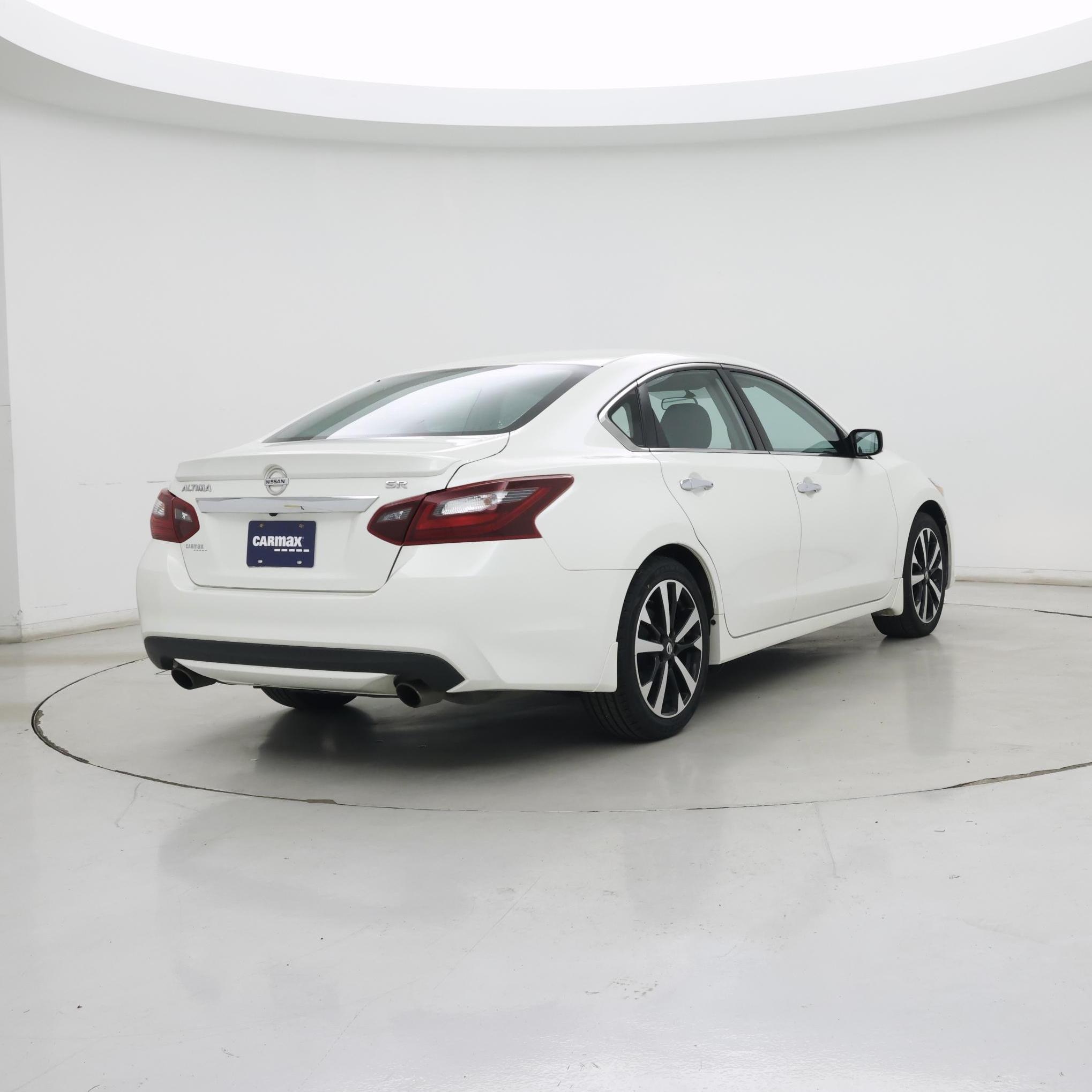 Thumbnail: 2018 Nissan Altima - 8