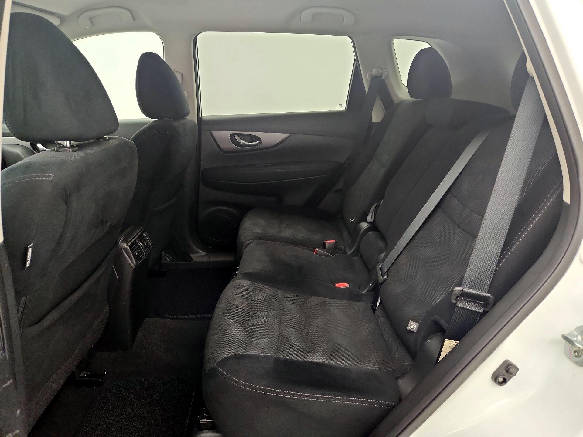 Thumbnail: 2016 Nissan Rogue - 19