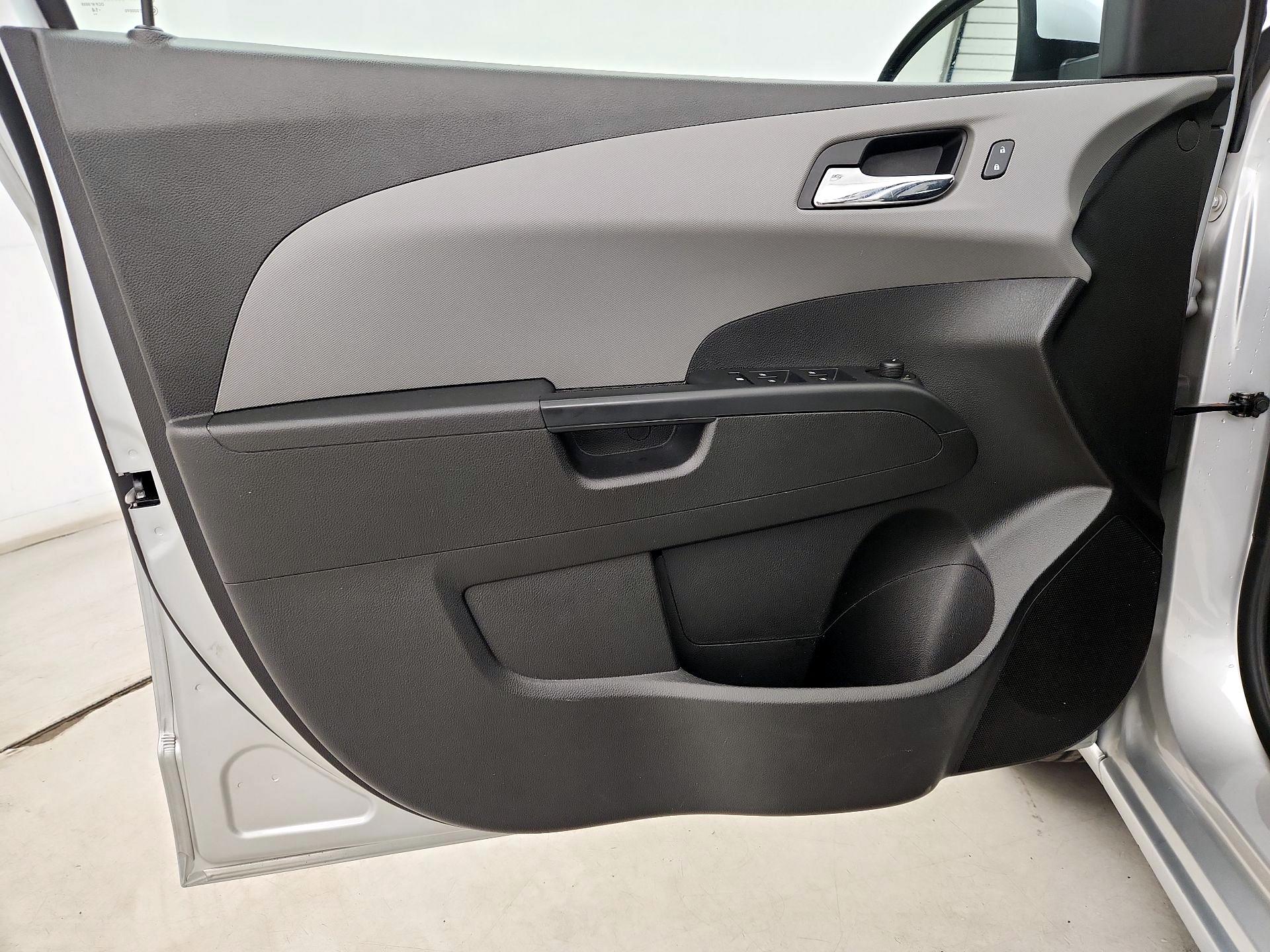 Thumbnail: 2015 Chevrolet Sonic - 12