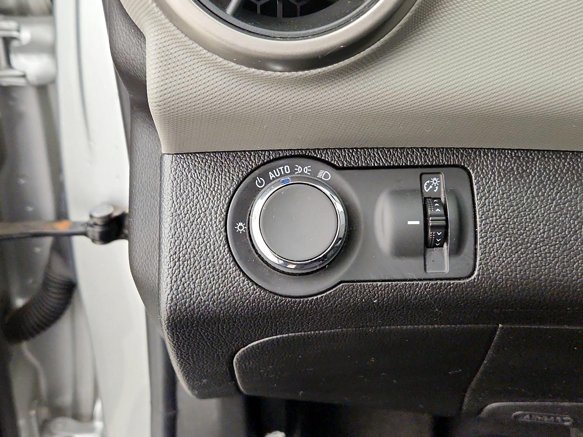 Thumbnail: 2015 Chevrolet Sonic - 13