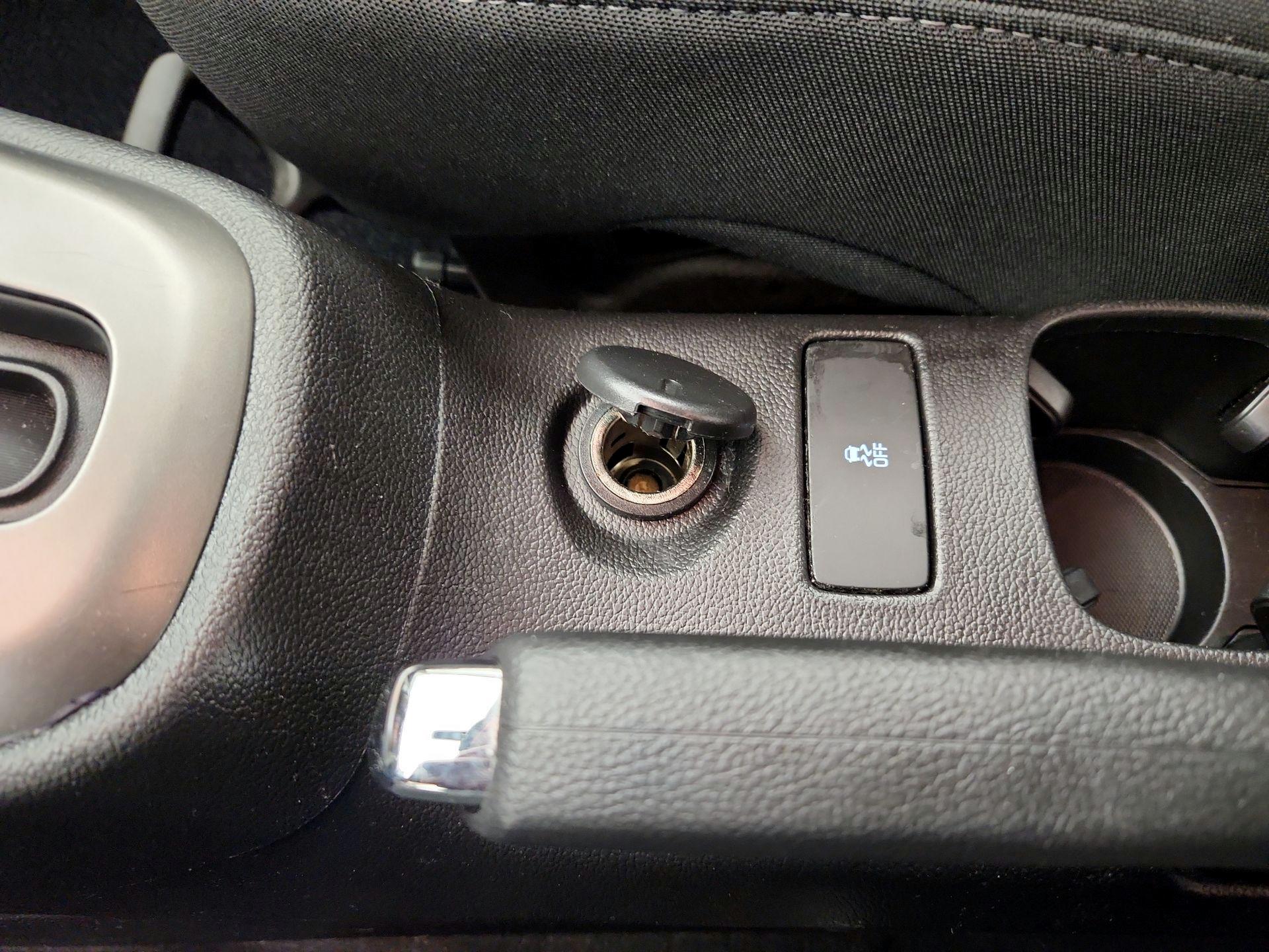 Thumbnail: 2015 Chevrolet Sonic - 17