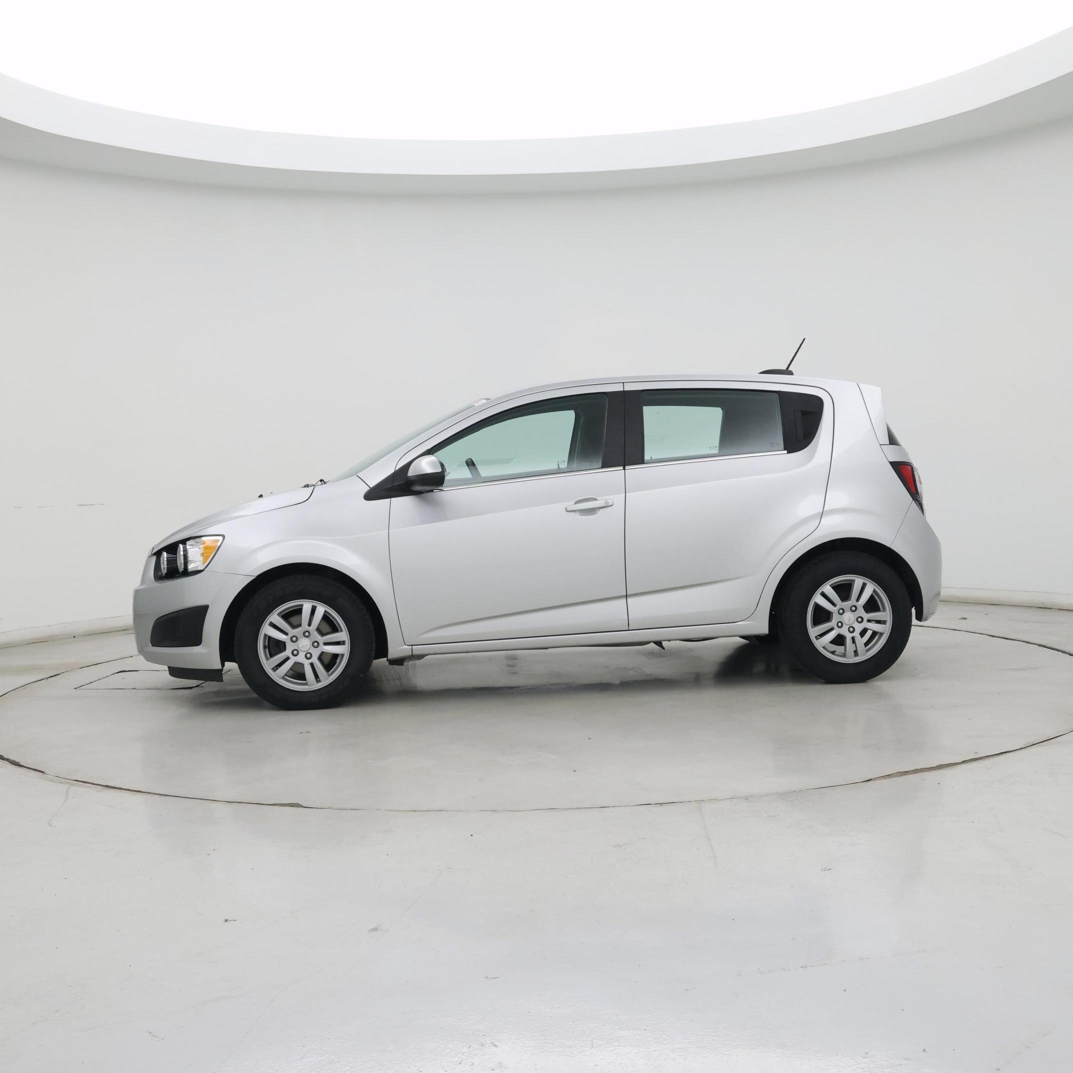 Thumbnail: 2015 Chevrolet Sonic - 3