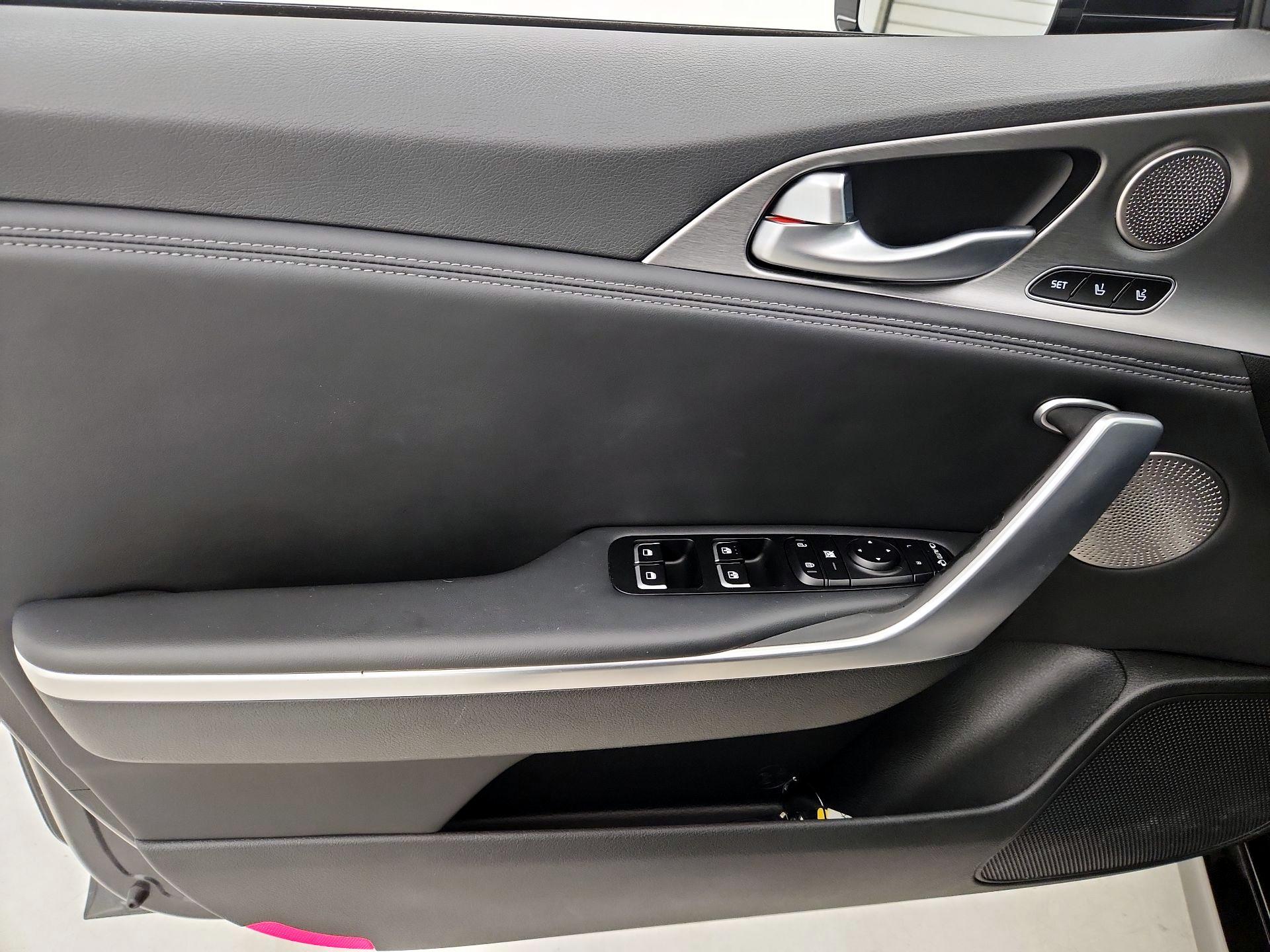 Thumbnail: 2020 Kia Stinger - 12