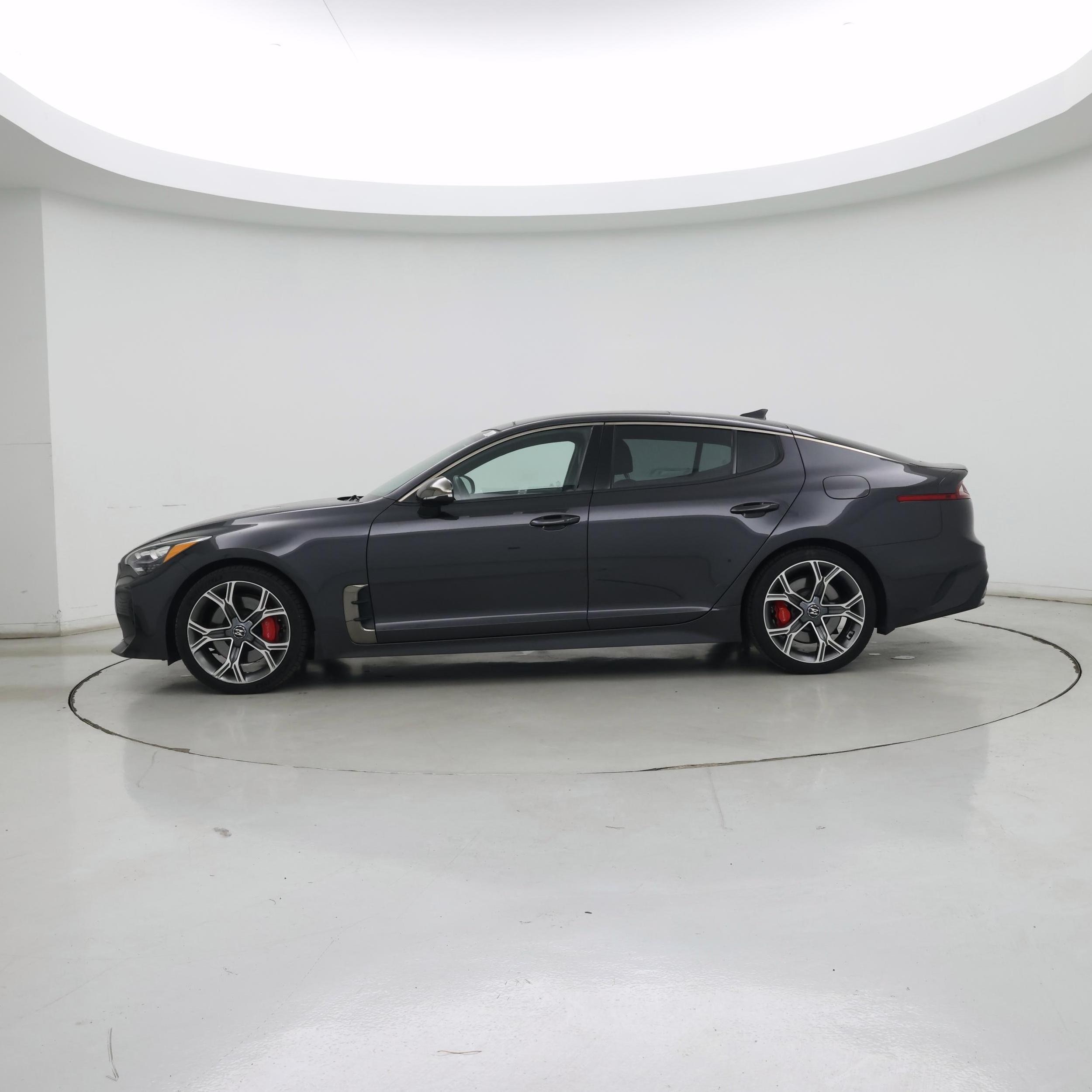 Thumbnail: 2020 Kia Stinger - 3