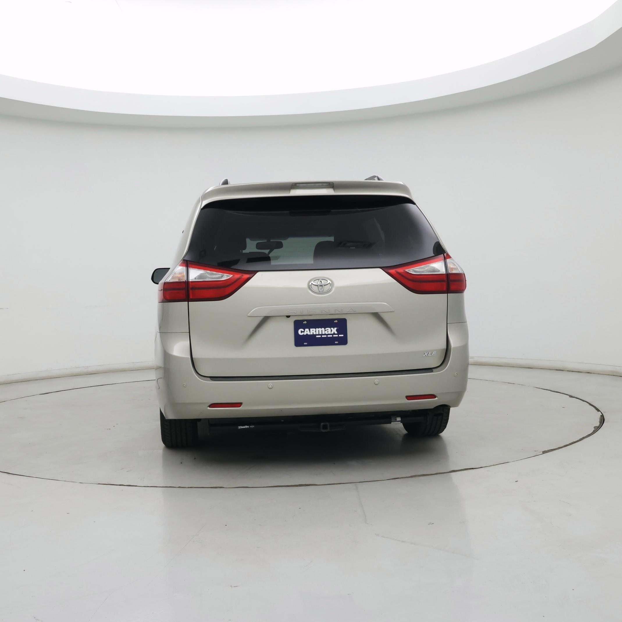 Thumbnail: 2017 Toyota Sienna - 6