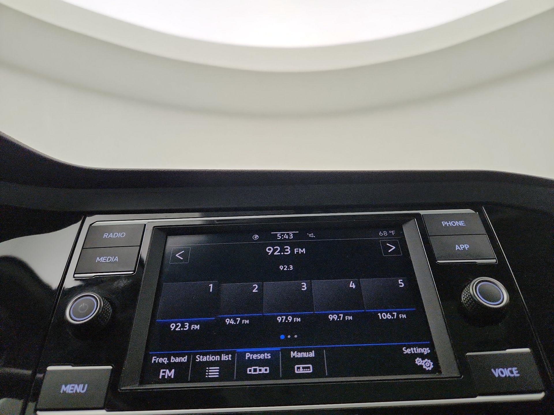 Thumbnail: 2020 Volkswagen Jetta - 15