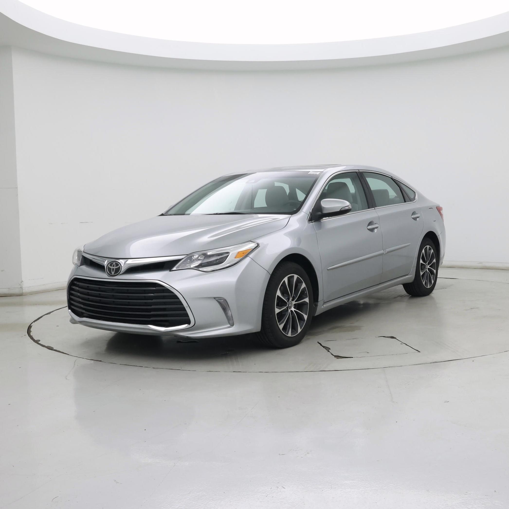 Thumbnail: 2018 Toyota Avalon - 4