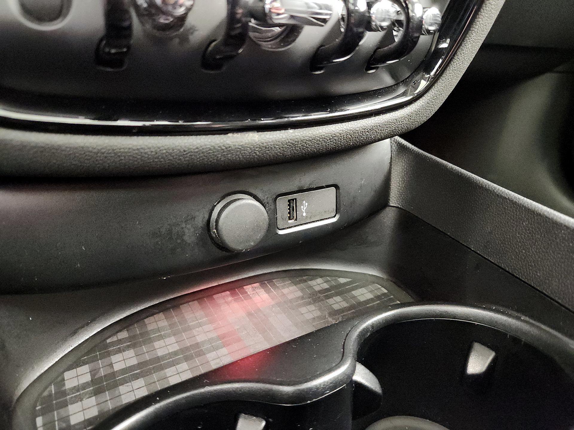 Thumbnail: 2019 MINI Cooper Clubman - 18
